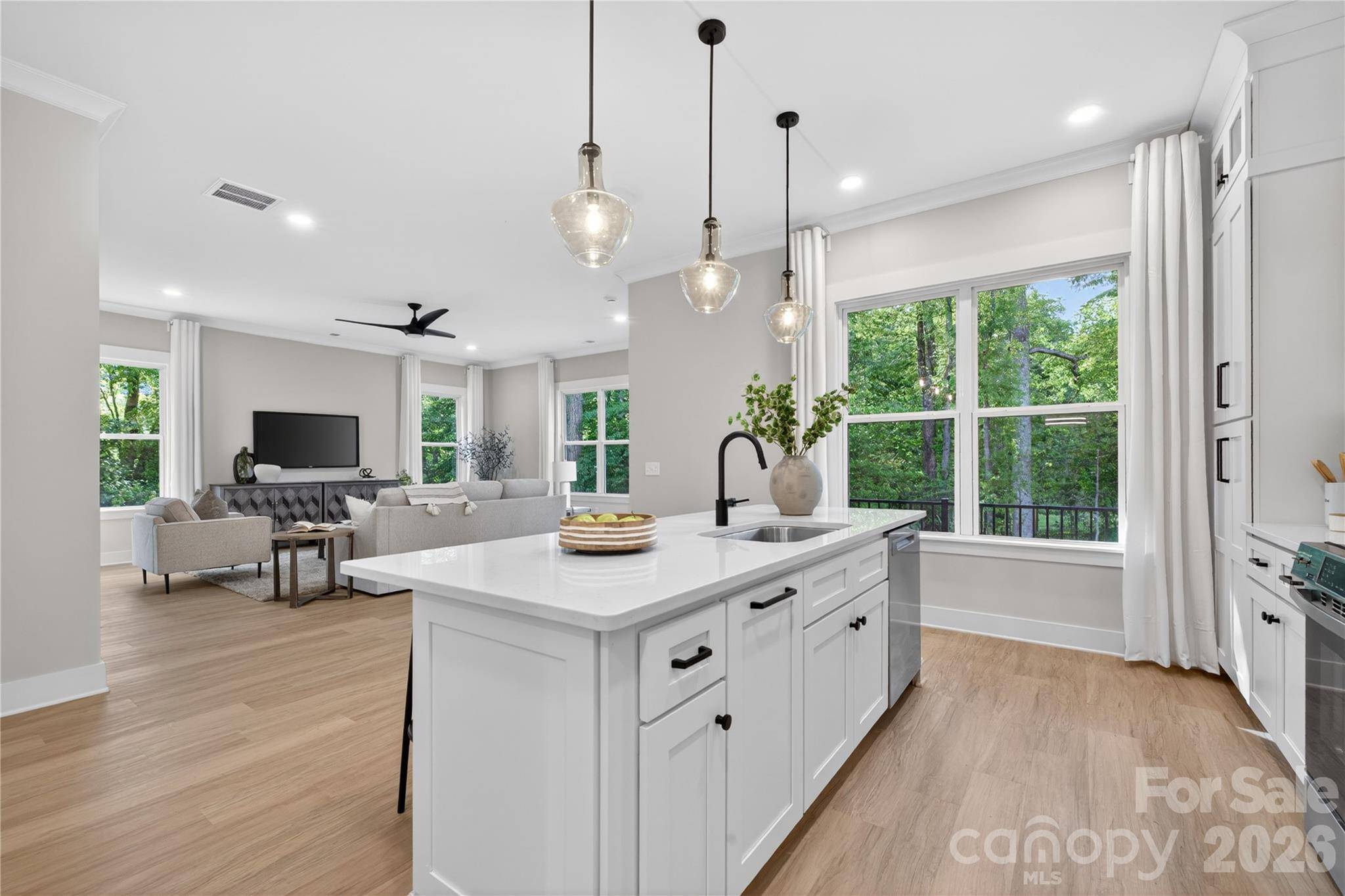 3883 12th ST NE, Hickory, NC 28601