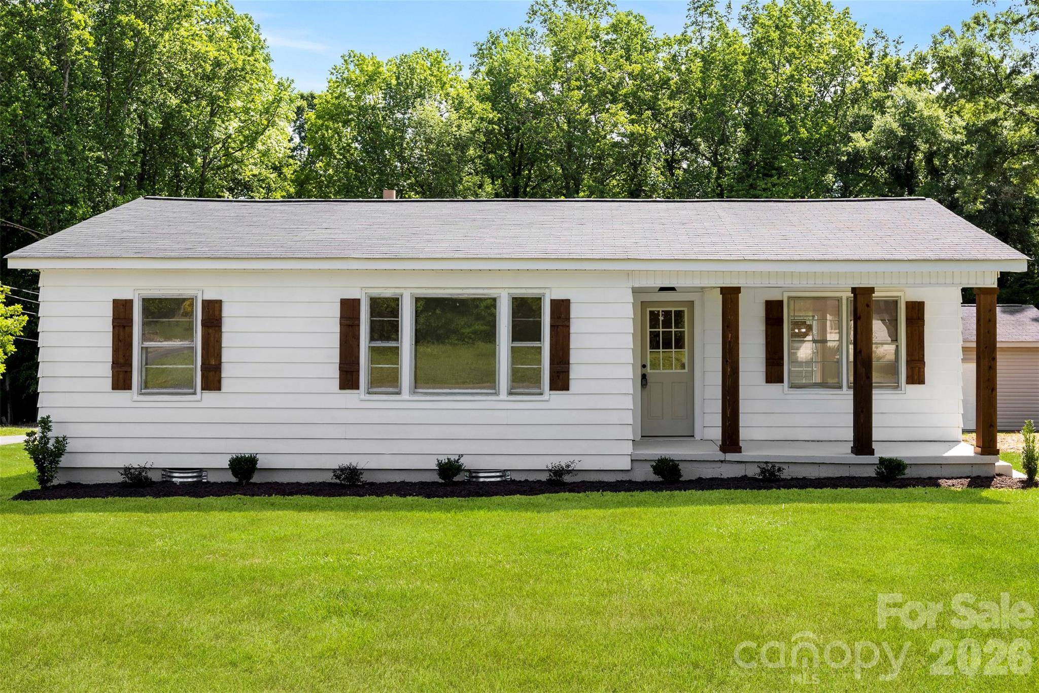 301 Gittens ST, Lowell, NC 28098