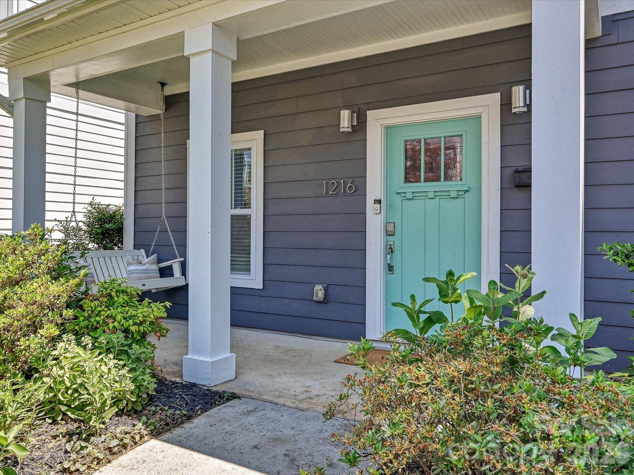 1216 Lomax AVE, Charlotte, NC 28211