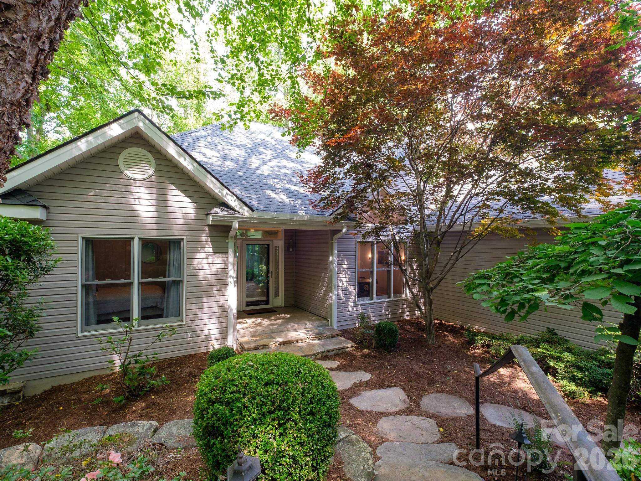 30 Cherokee TRL, Fletcher, NC 28732
