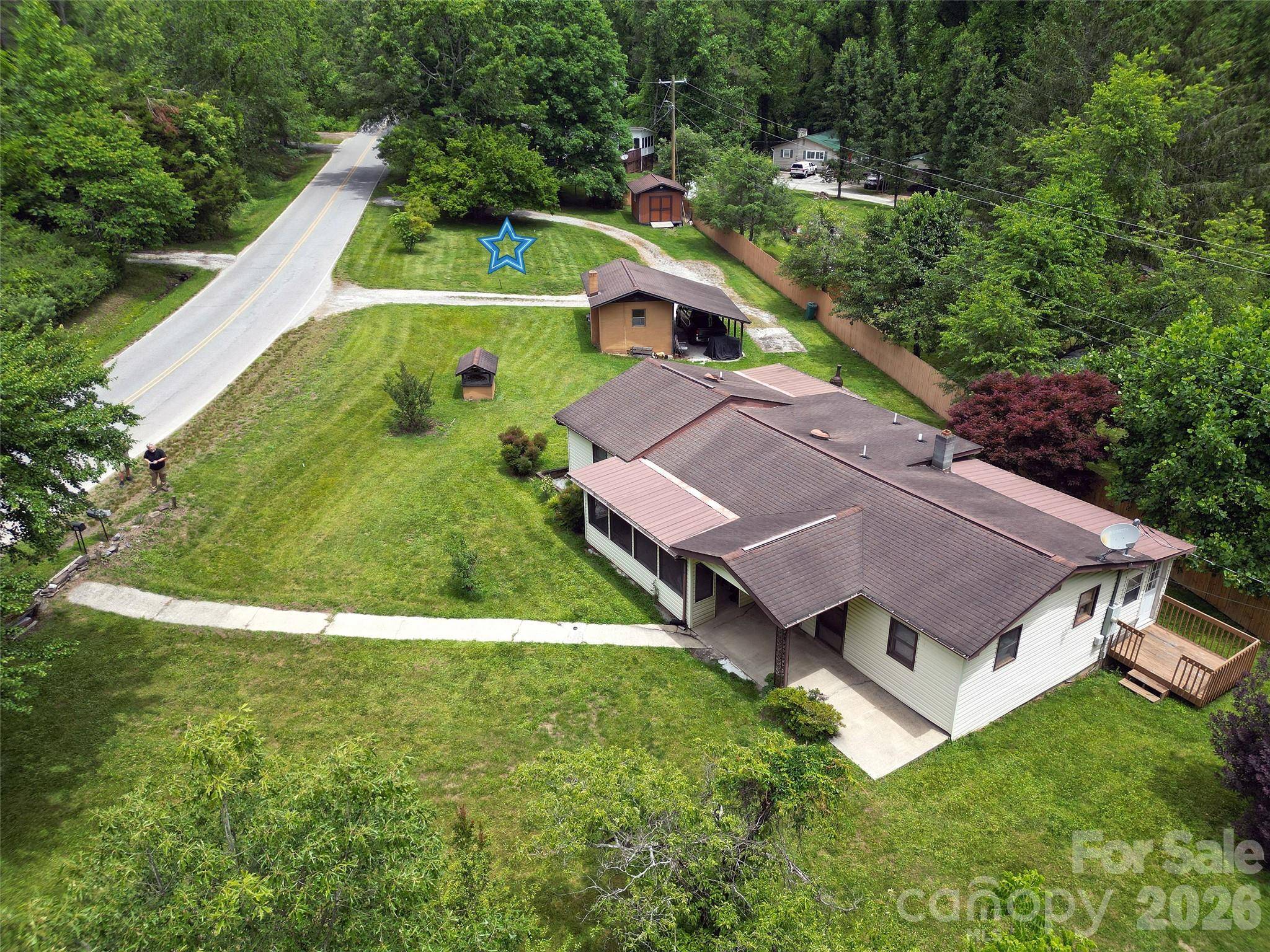 22 Mcminn RD, Hendersonville, NC 28792
