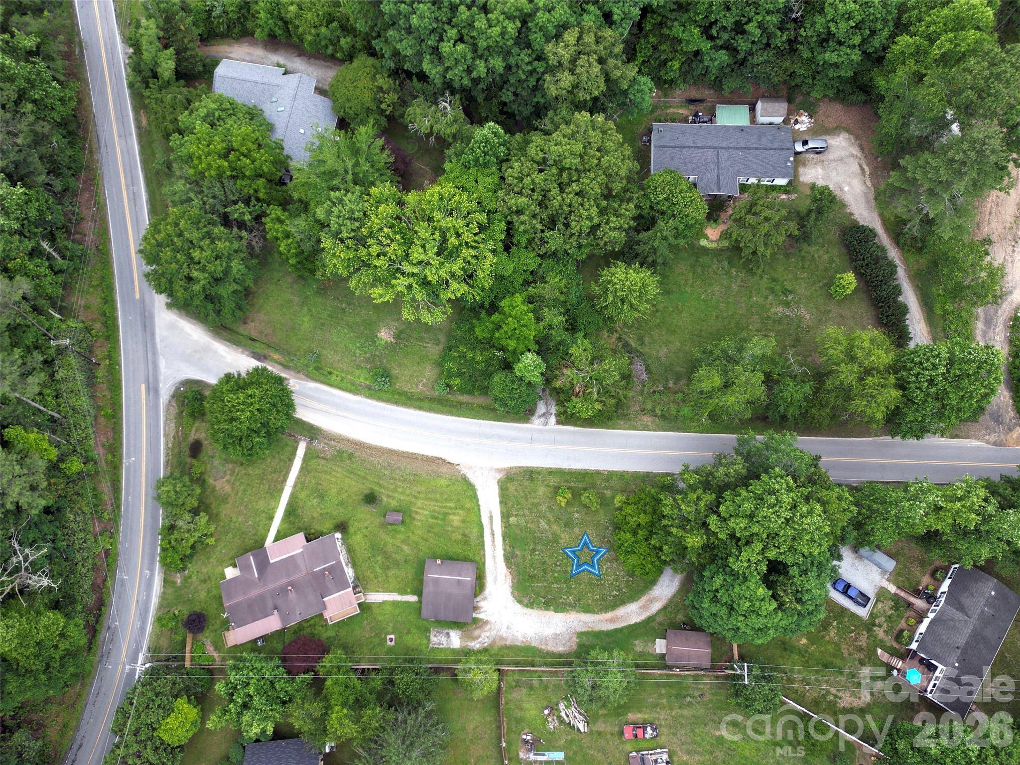 22 Mcminn RD, Hendersonville, NC 28792