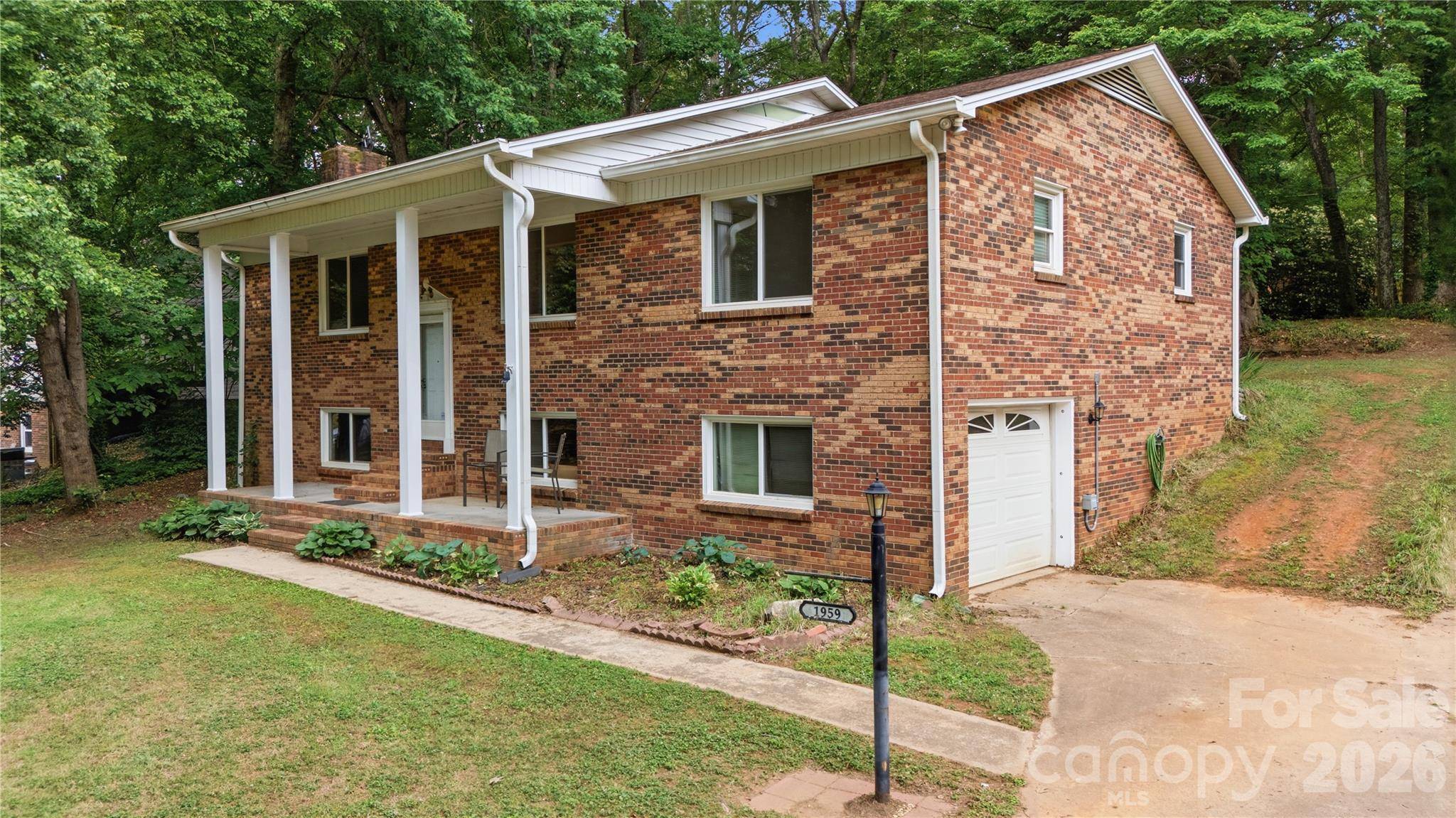 1959 Rock Springs CIR, Denver, NC 28037
