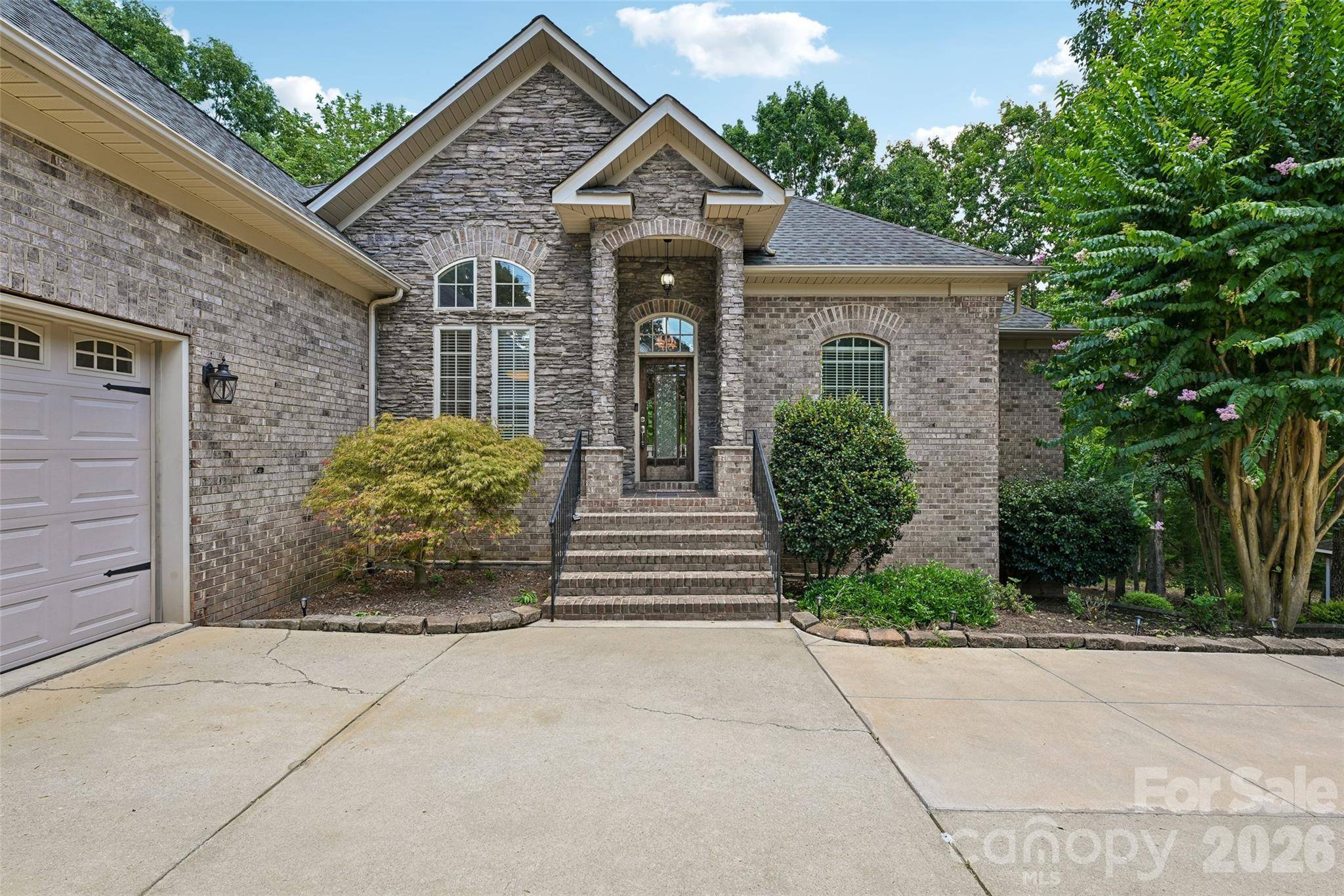 304 Catawba Crest LN, Clover, SC 29710