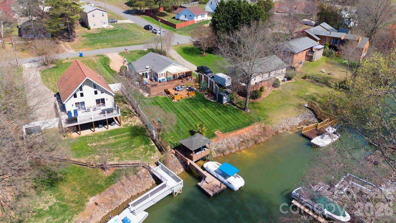 141 Bluewing LN, Mooresville, NC 28117
