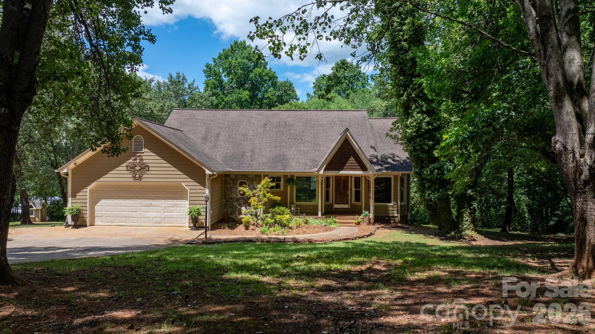 4093 Fairview DR, Maiden, NC 28650
