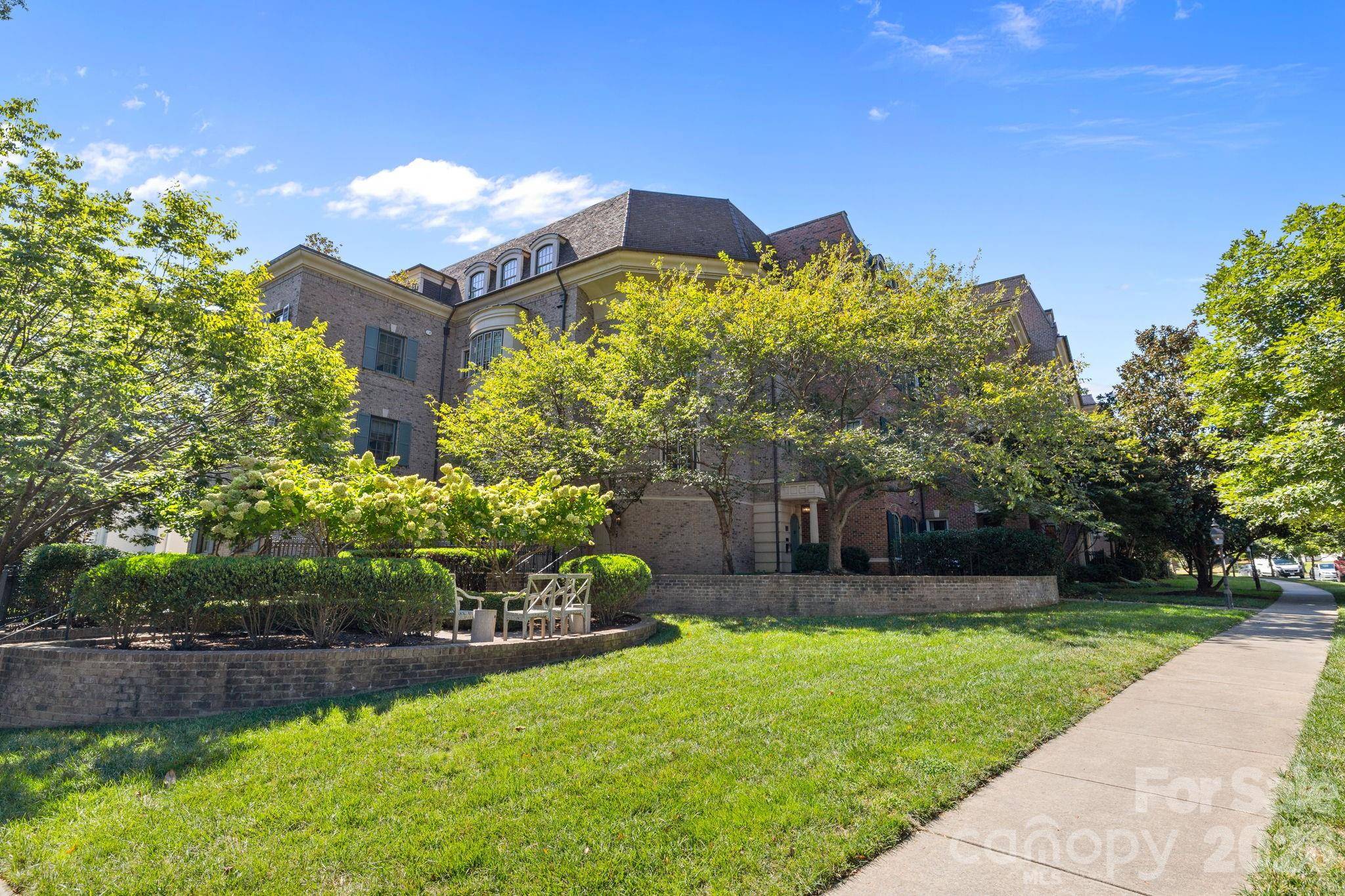 168 Cherokee RD, Charlotte, NC 28207