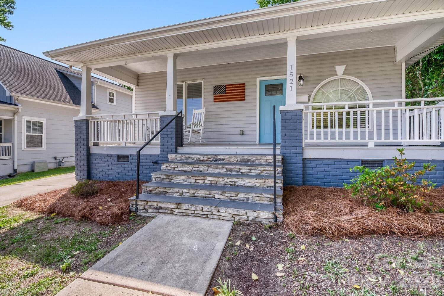 1521 Hawthorne LN, Charlotte, NC 28205