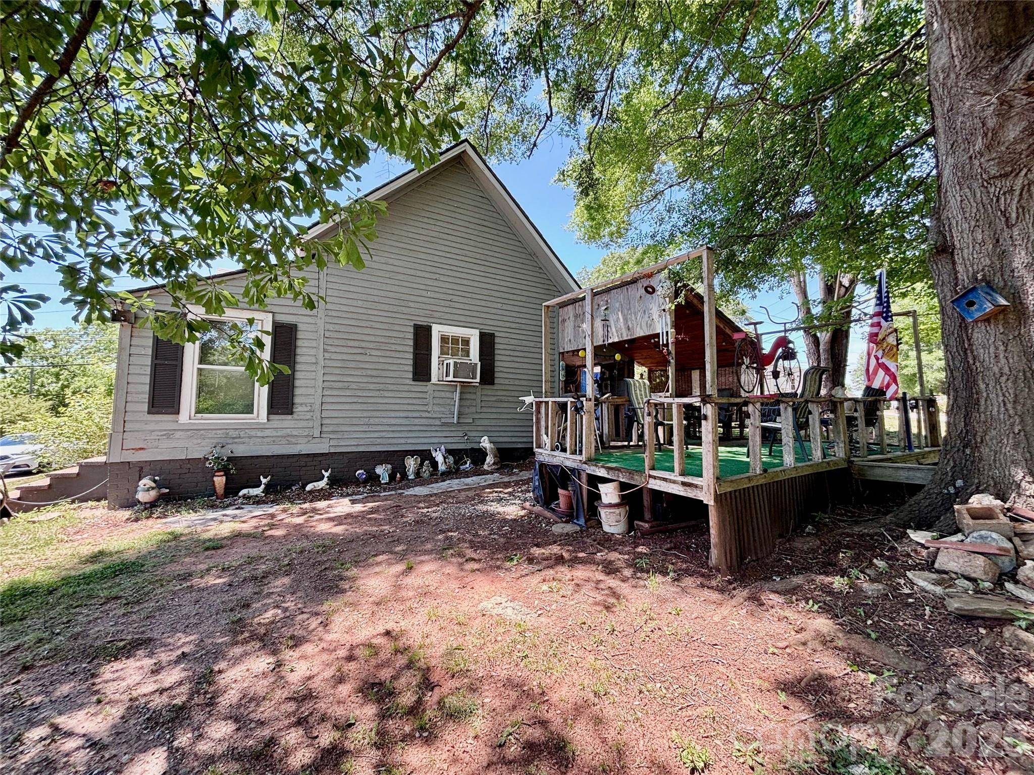 126 West ST, Ellenboro, NC 28040