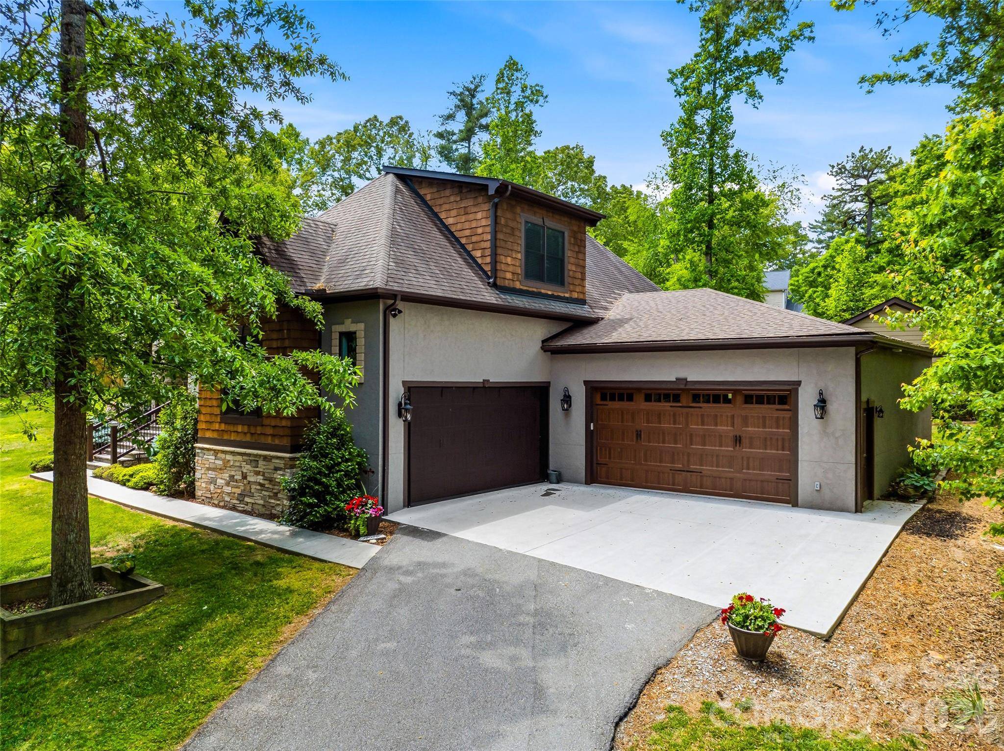 112 Caleb DR, Fletcher, NC 28732