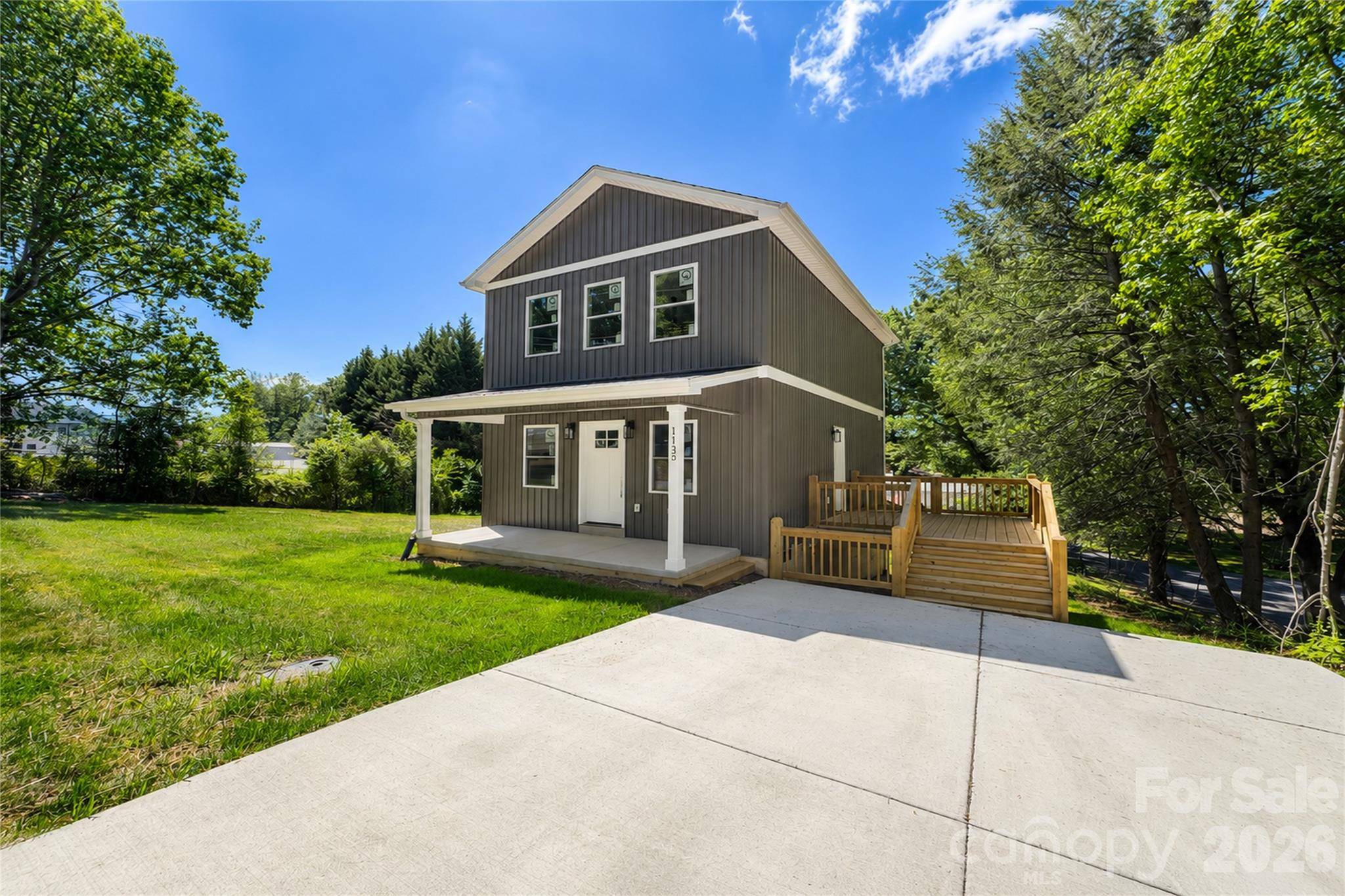1135 Apple LN, Granite Falls, NC 28630