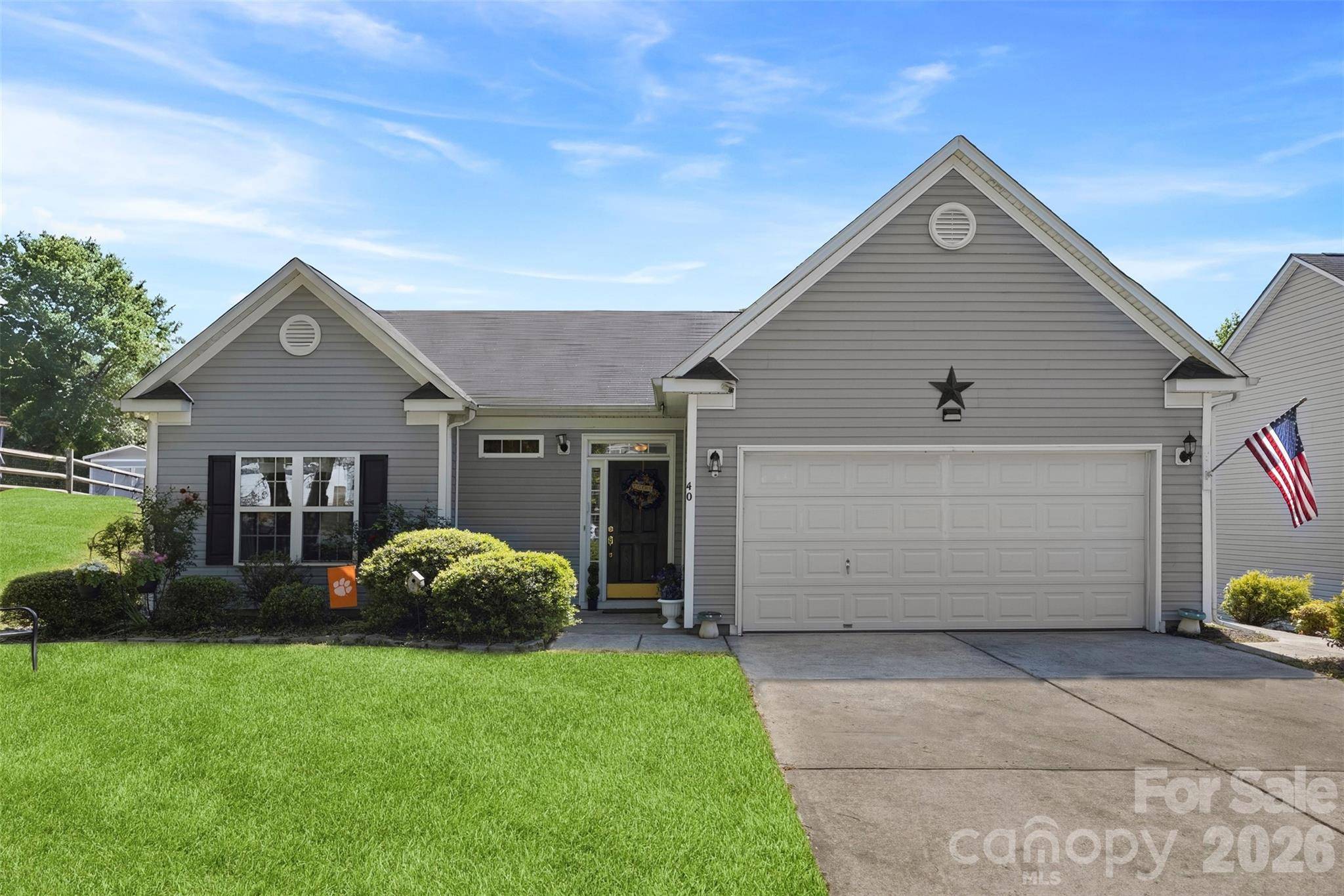 40 Ashton Bluff CIR, Mount Holly, NC 28120