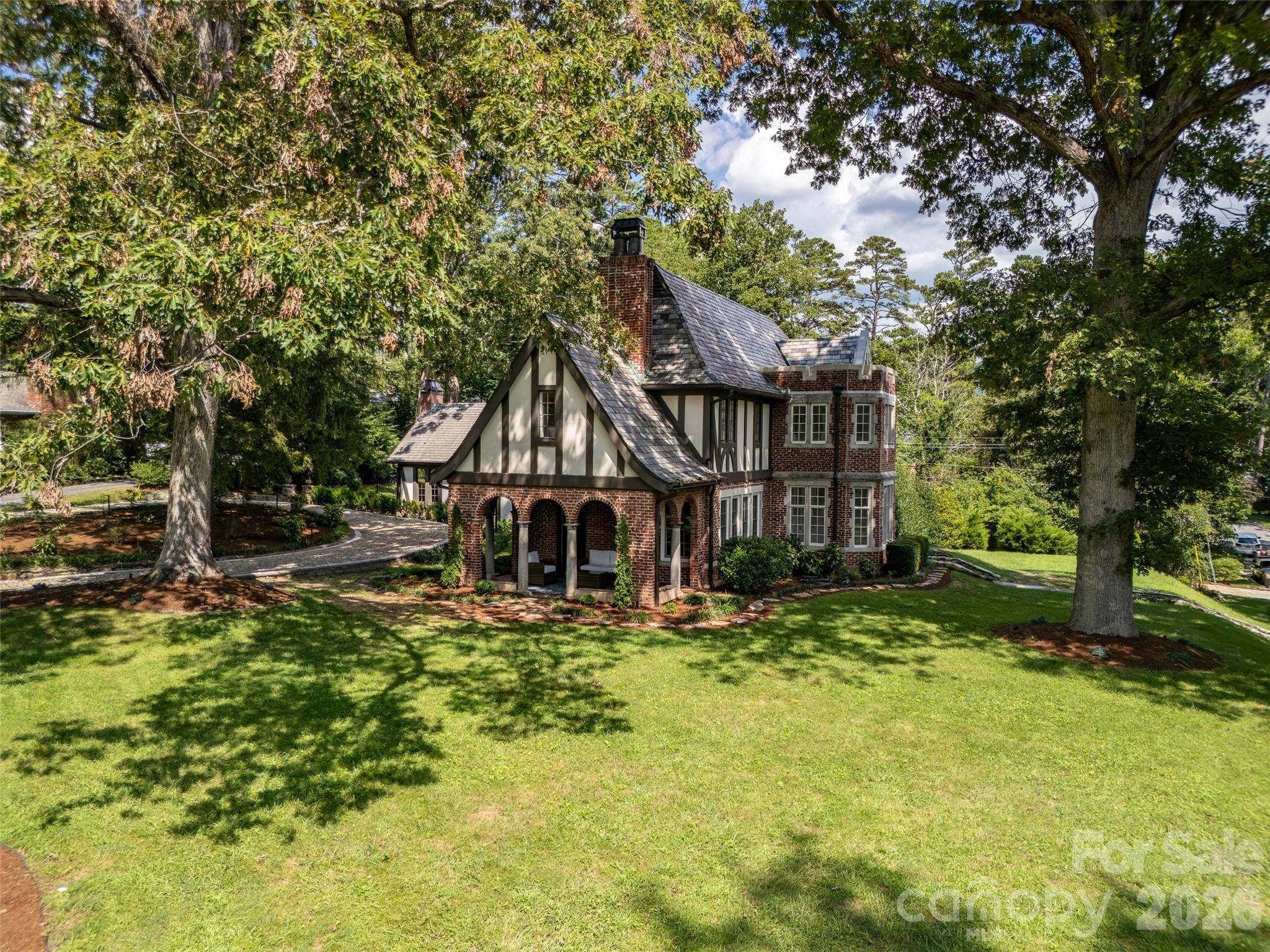 72 Windsor RD, Asheville, NC 28804