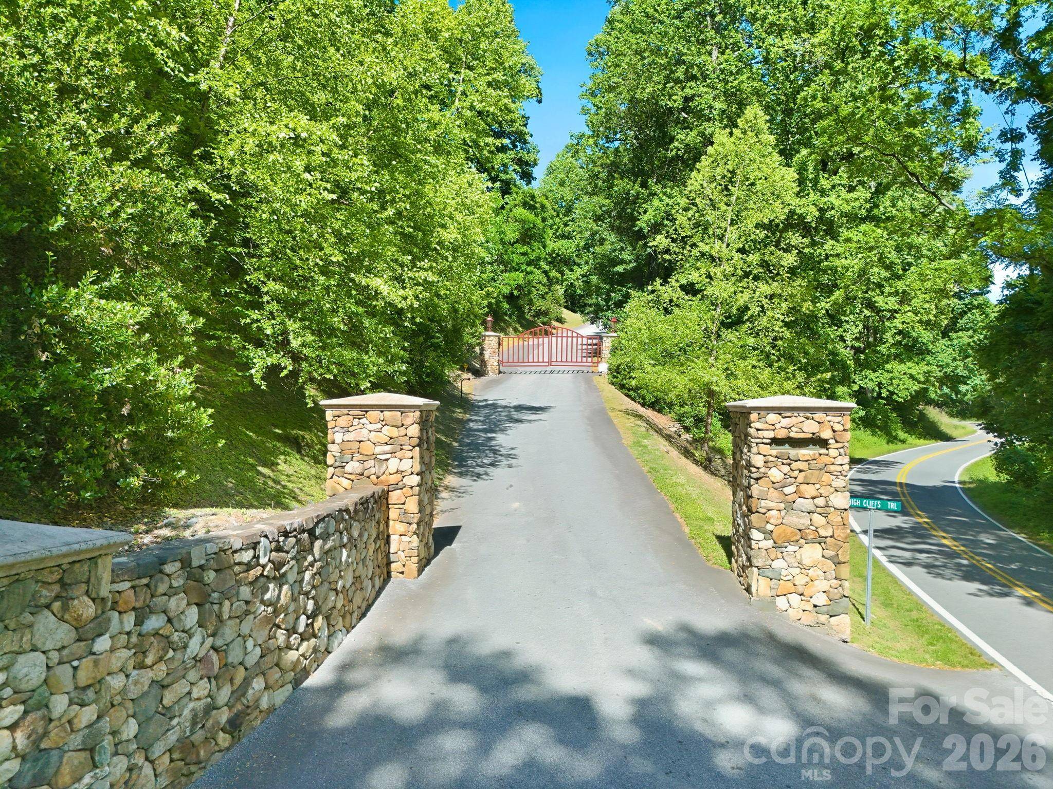 99999 Cliffledge TRL, Black Mountain, NC 28711