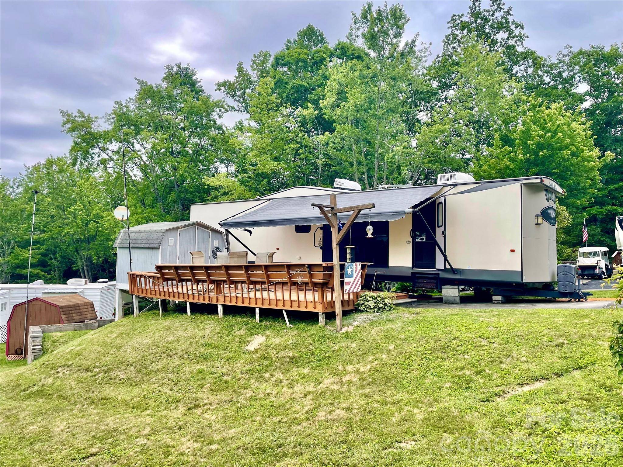 226 Saddle Ridge DR, Ennice, NC 28623