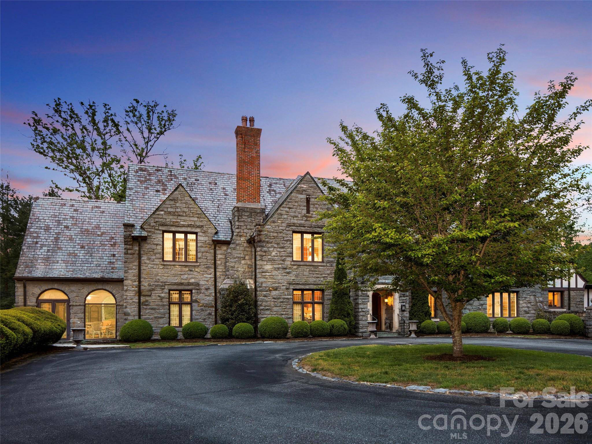 436 Vanderbilt RD, Biltmore Forest, NC 28803