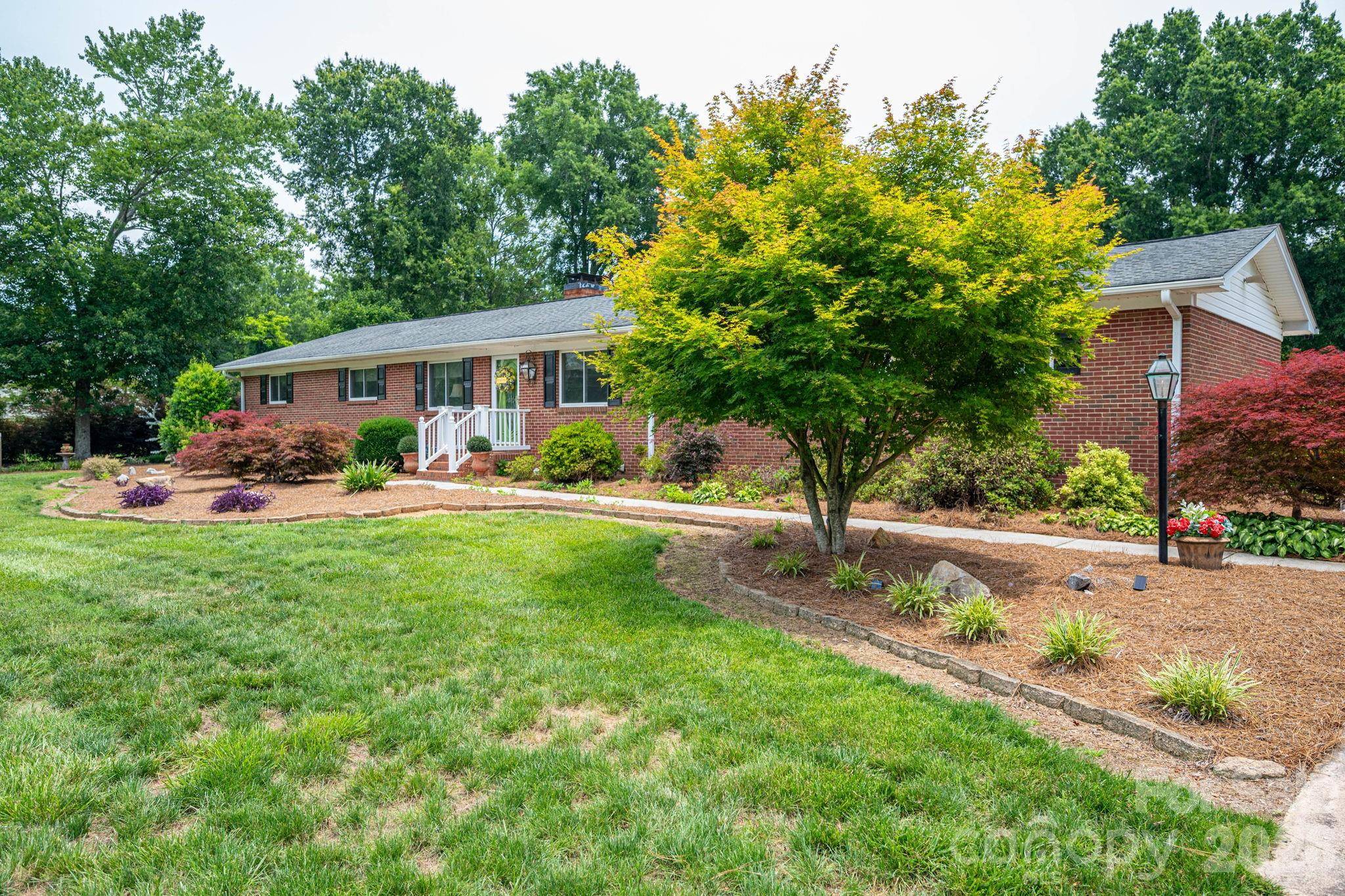 403 W Old Post RD, Cherryville, NC 28021