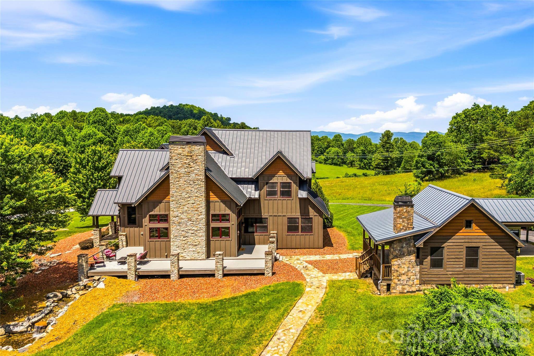 4862 Pinnacle Mountain RD, Zirconia, NC 28790