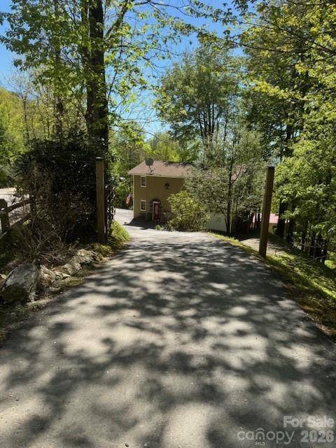 918 Plott Balsam RD, Maggie Valley, NC 28751