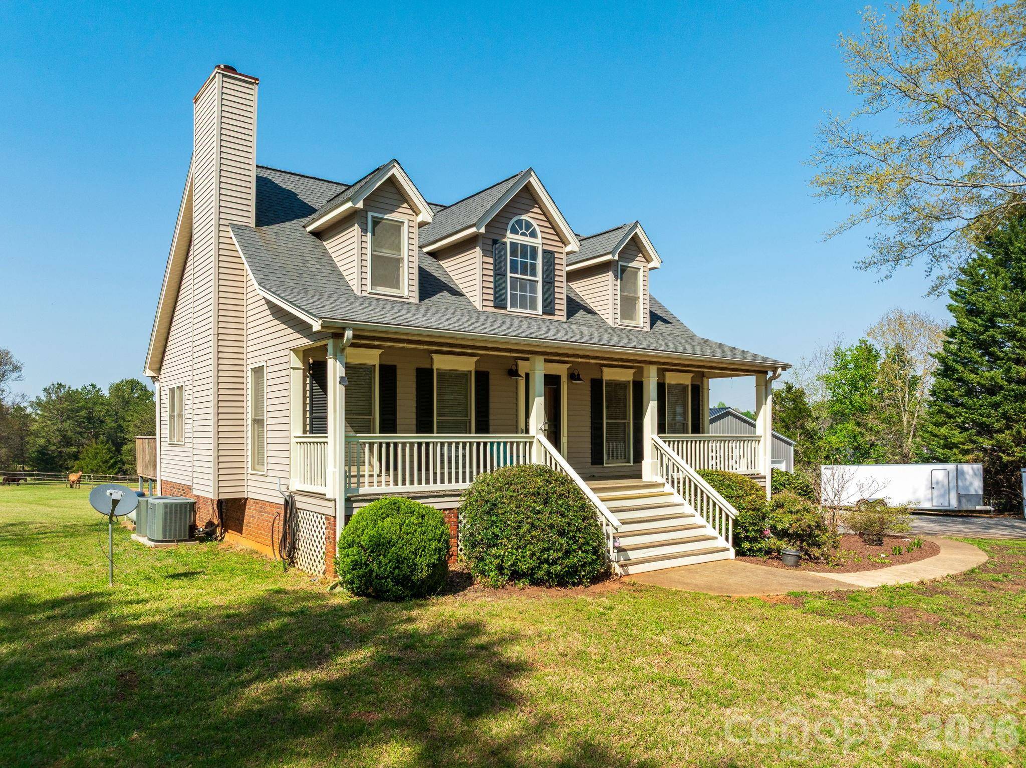 1570 Roddy RD, Campobello, SC 29322