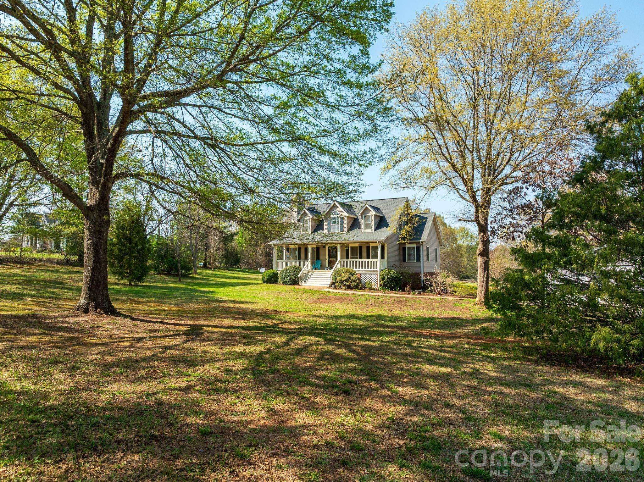 1570 Roddy RD, Campobello, SC 29322