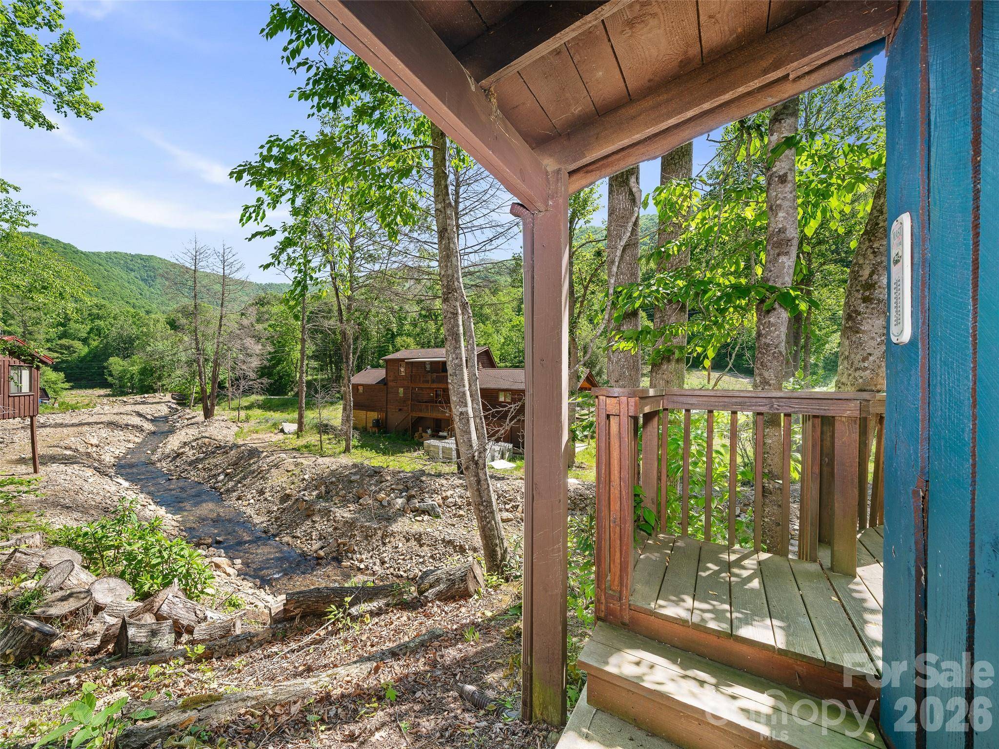 137 Mountain Farm RD, Burnsville, NC 28714
