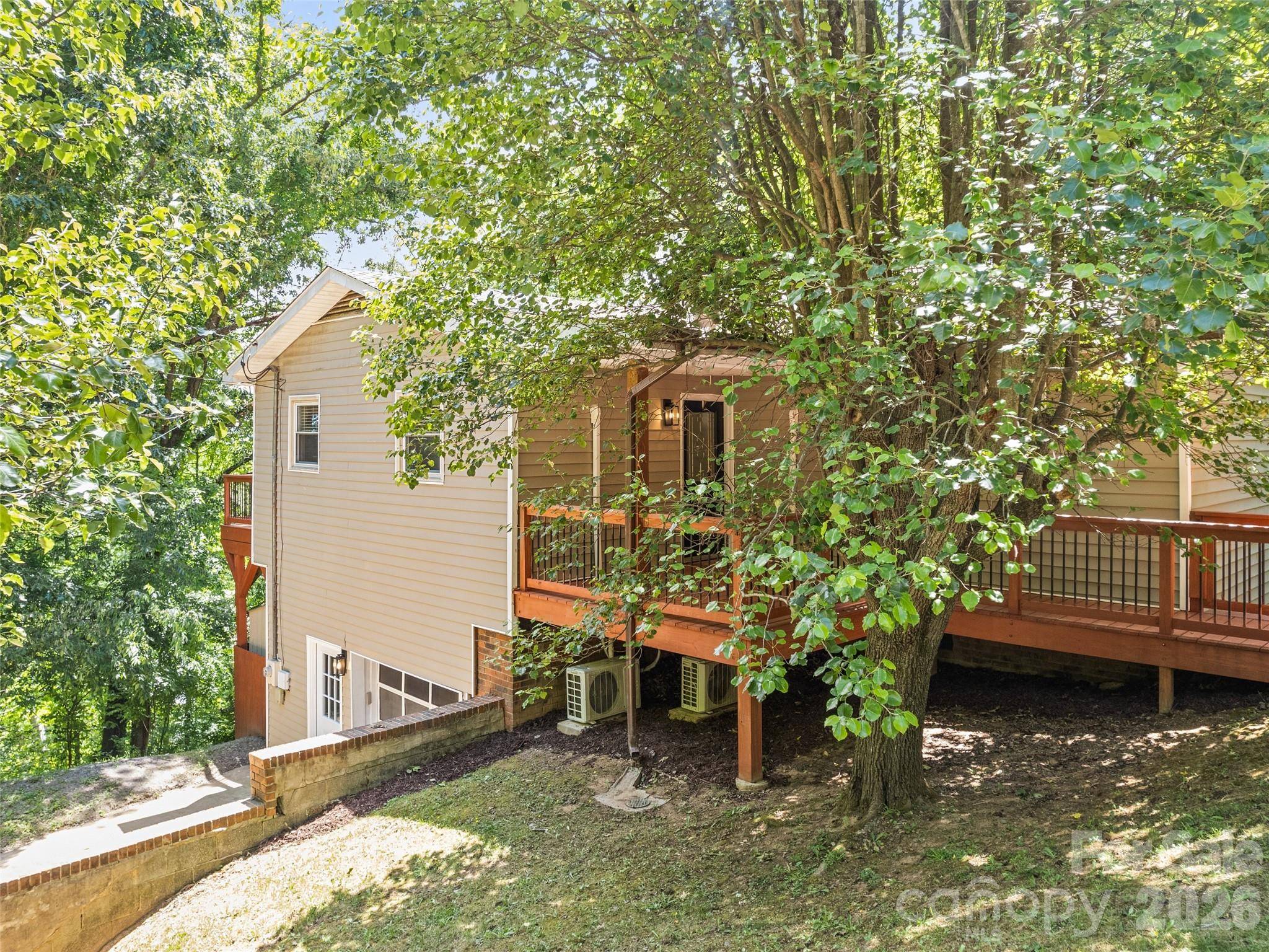 157 Highland TER, Clyde, NC 28721