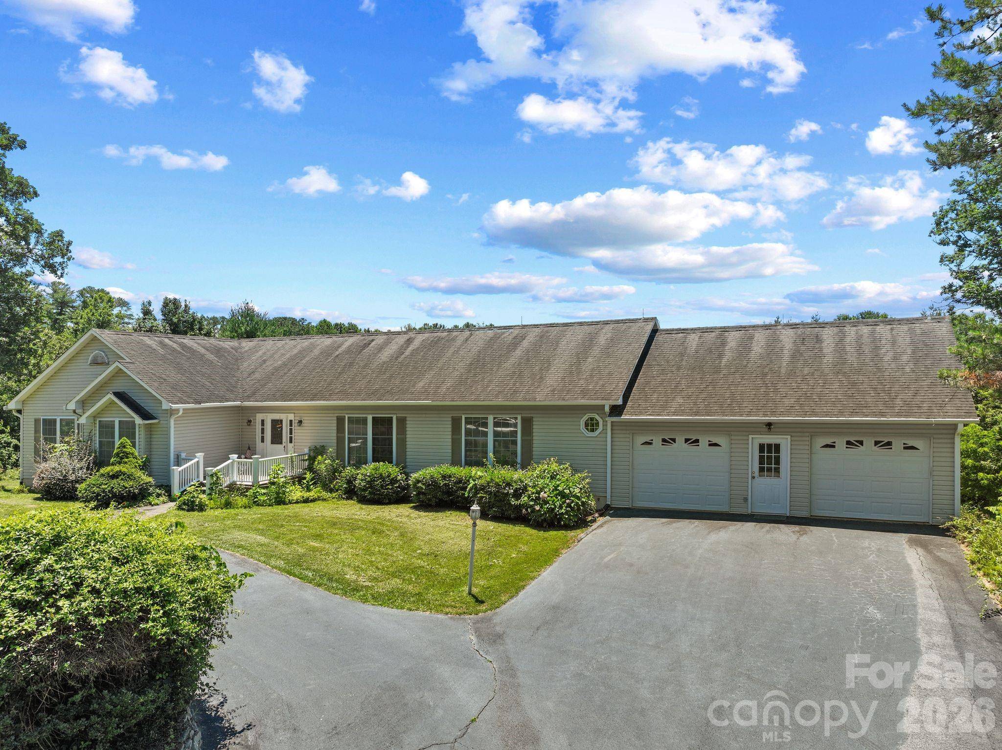28 Song Bird LN, Weaverville, NC 28787
