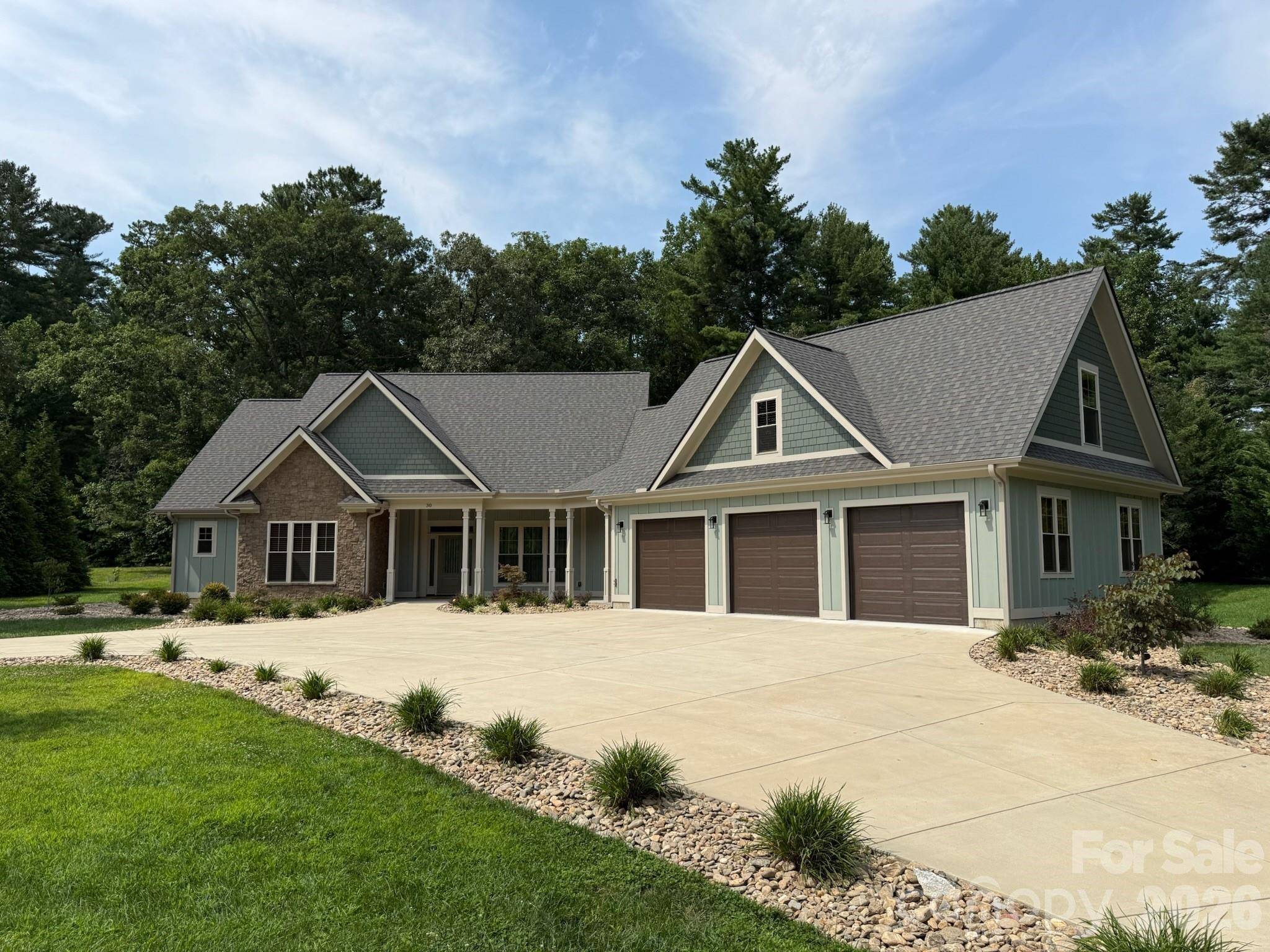 30 Shipman Pkwy, Flat Rock, NC 28731
