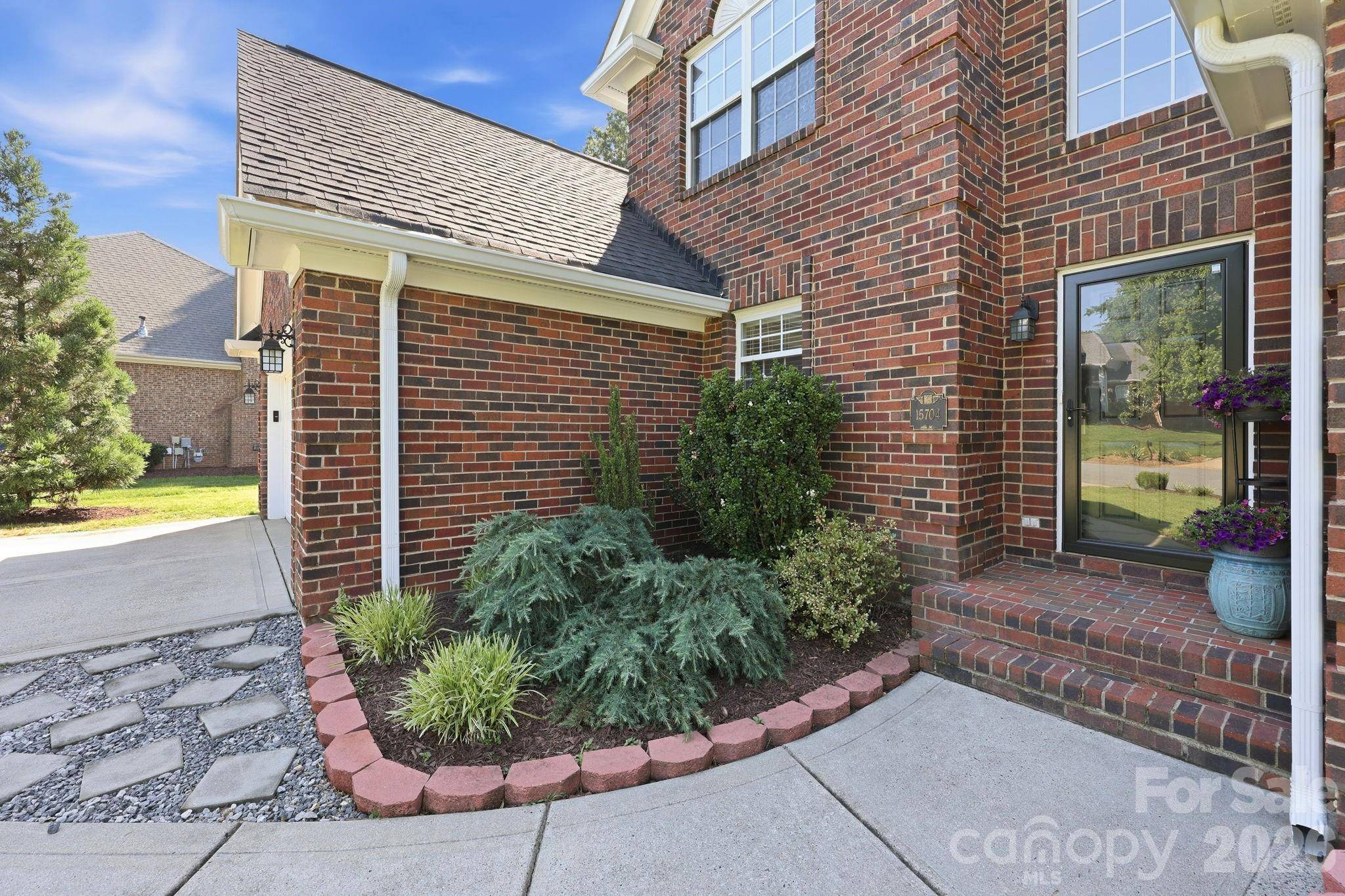 15704 Framingham LN, Huntersville, NC 28078