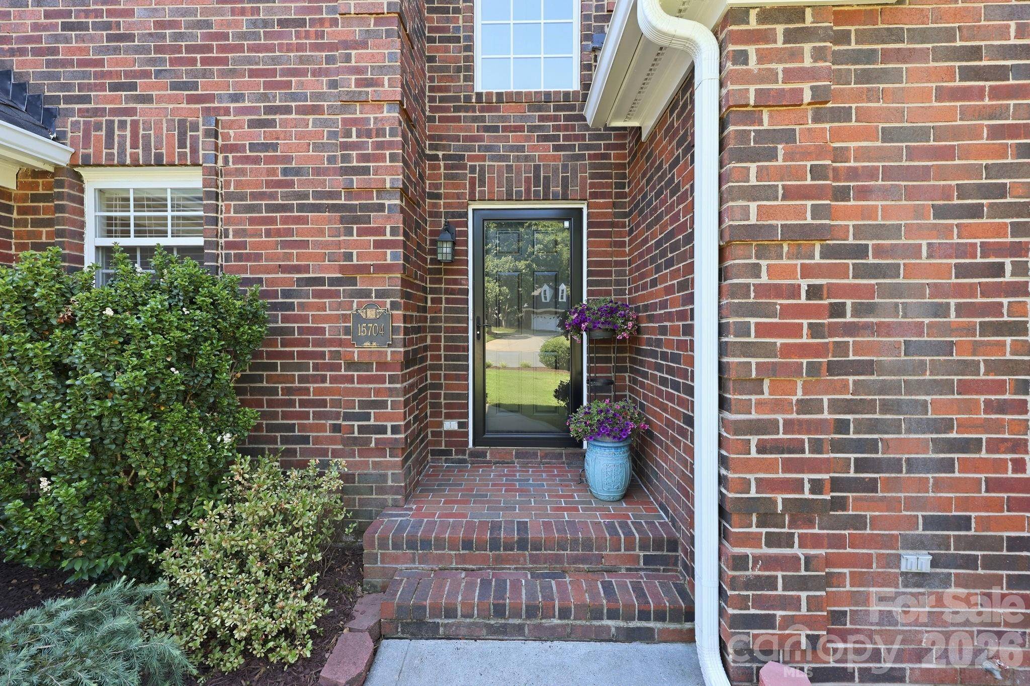 15704 Framingham LN, Huntersville, NC 28078