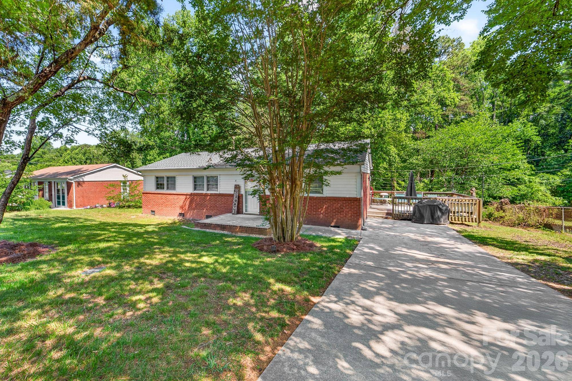402 Wooddale DR, Dallas, NC 28034