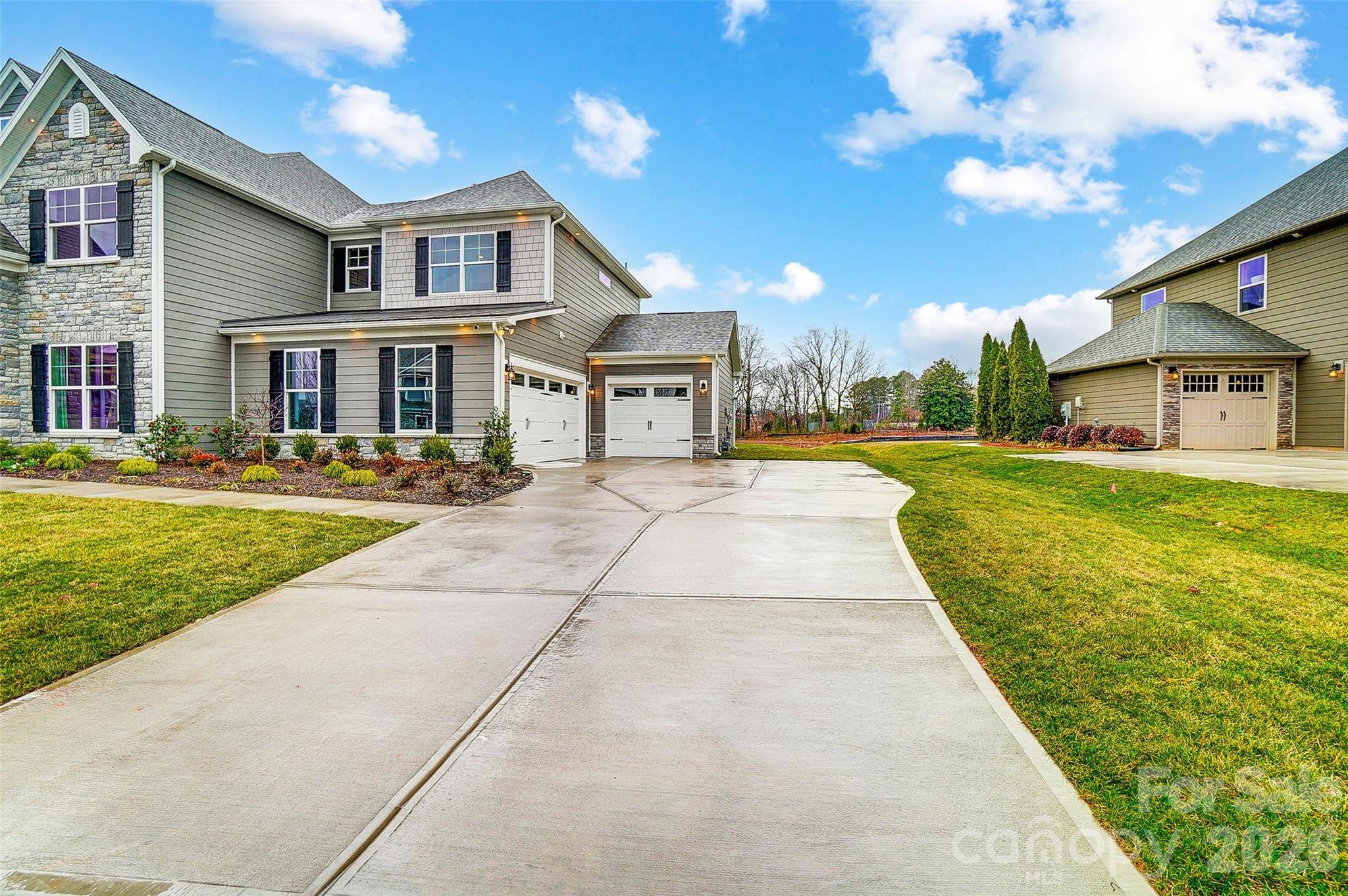 1311 Wiggins DR, Gastonia, NC 28054