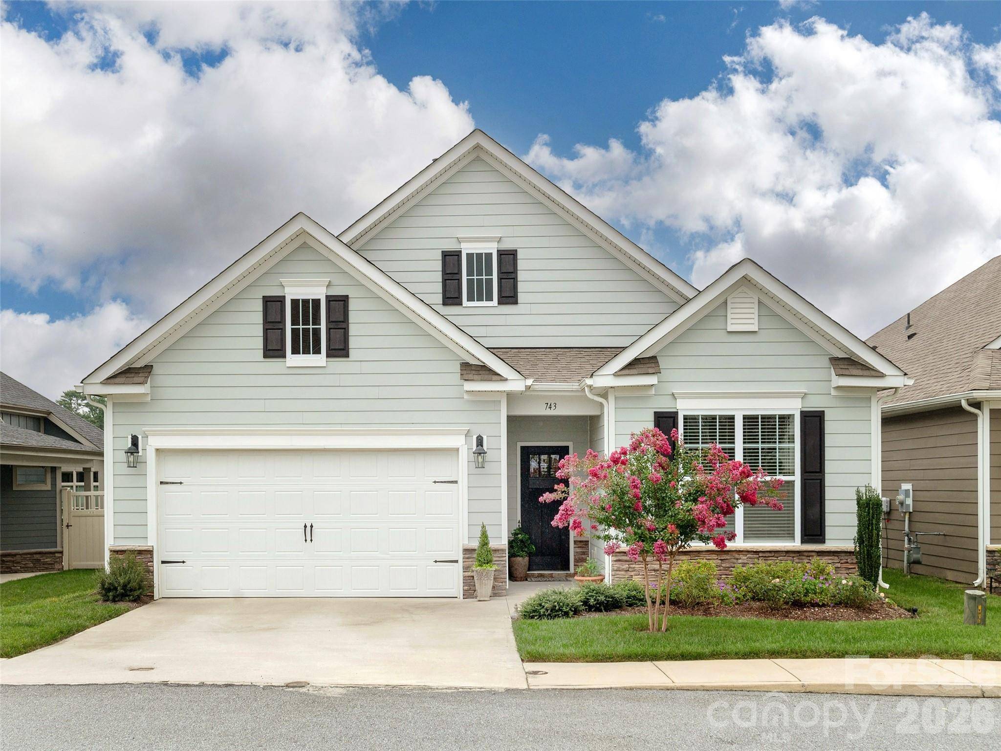 743 Summerfield PL, Flat Rock, NC 28731