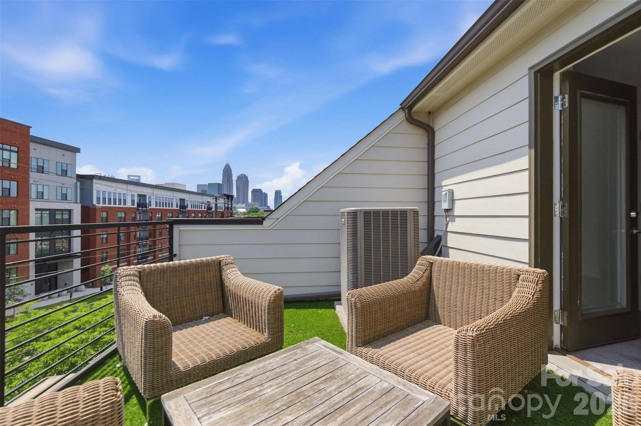 18005 Nolita LN, Charlotte, NC 28204