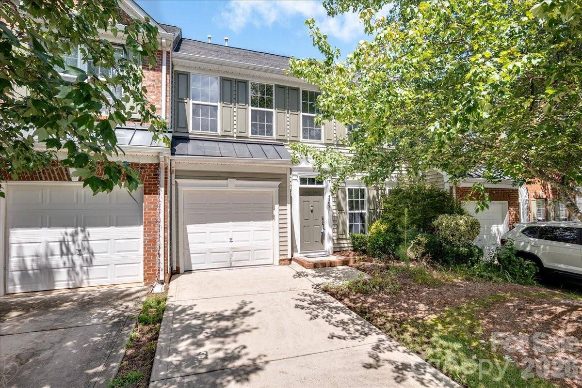 4209 Piccadilly LN, Fort Mill, SC 29707