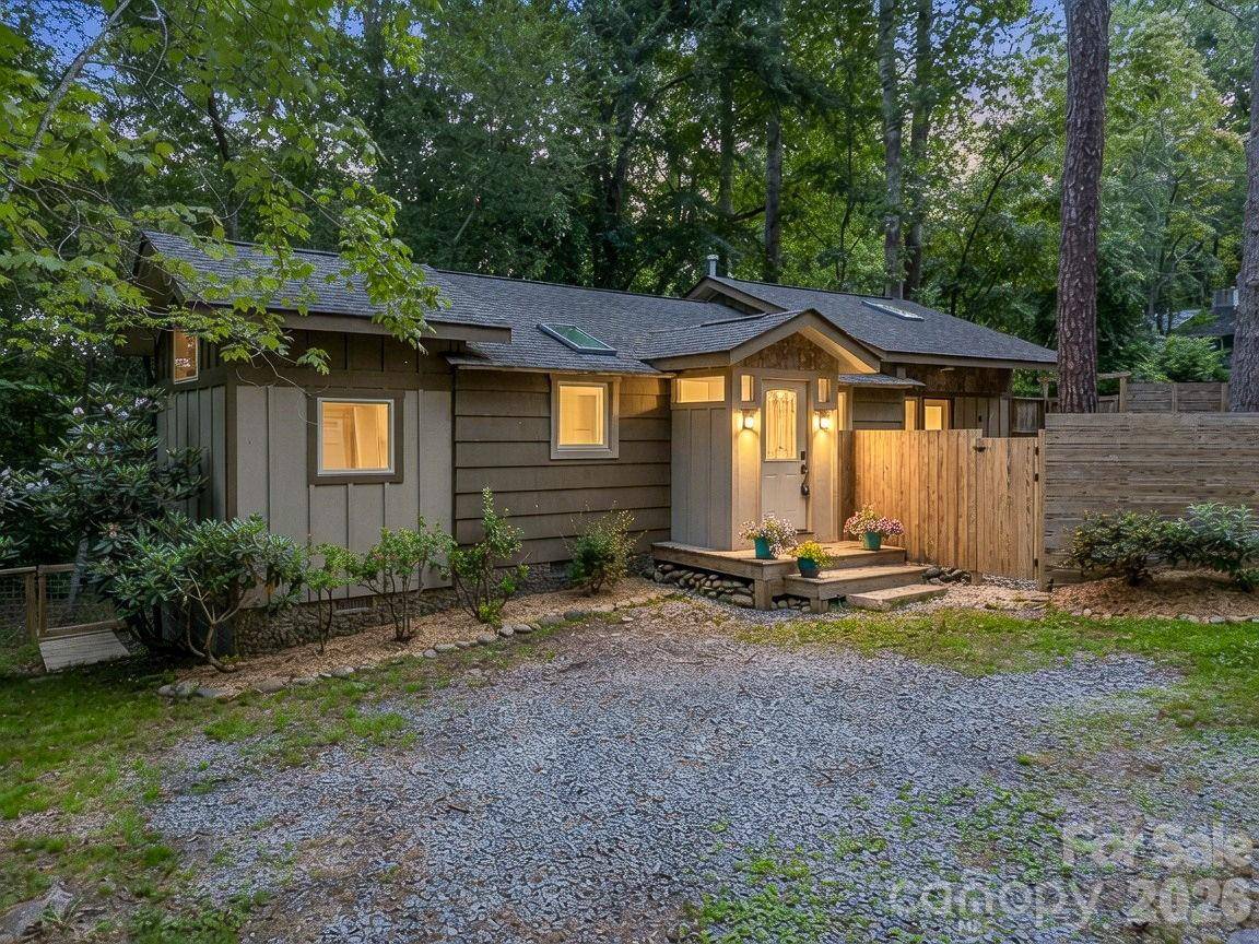 701 Azalea AVE, Black Mountain, NC 28711