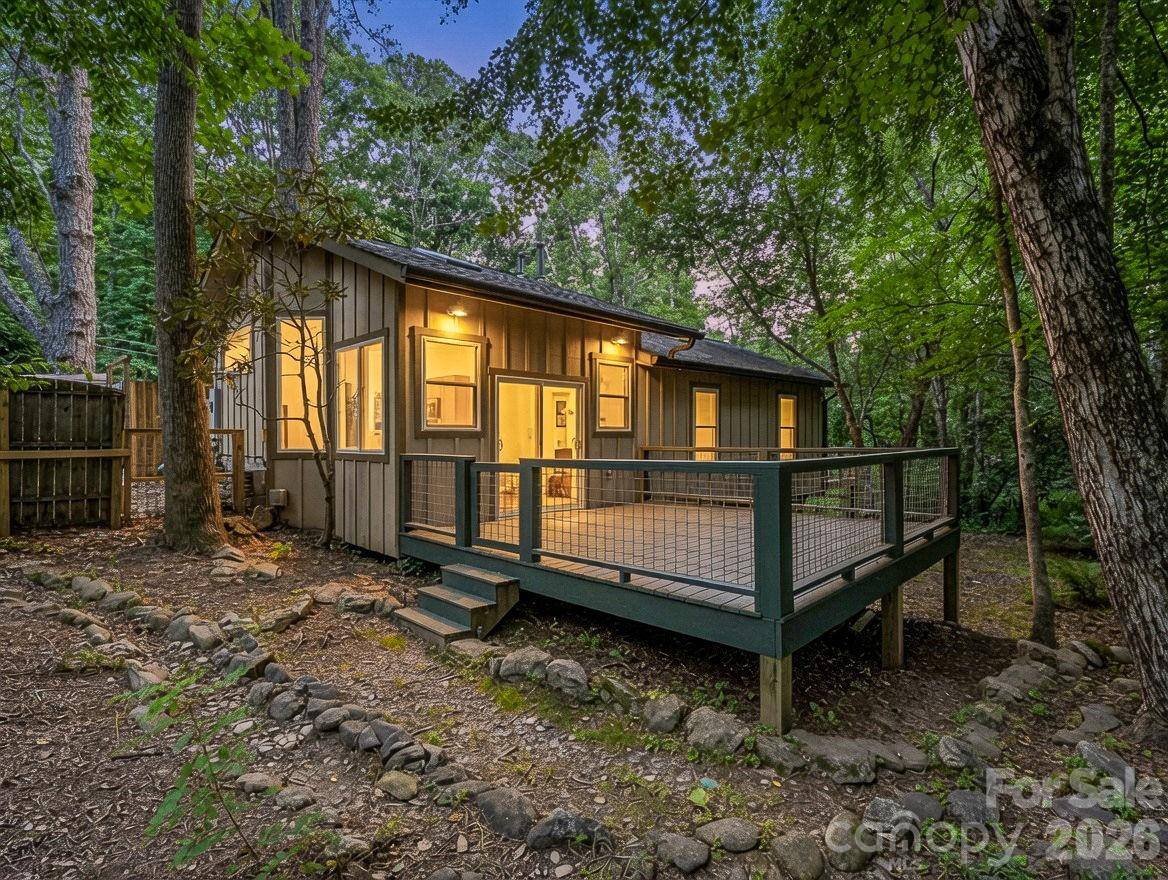 701 Azalea AVE, Black Mountain, NC 28711
