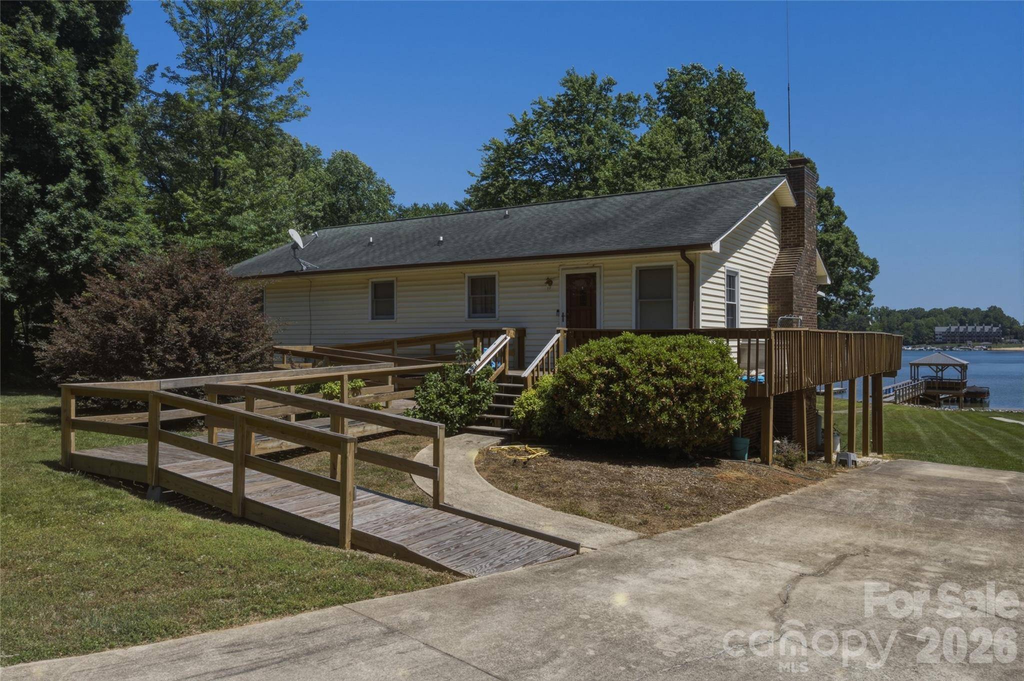 8226 Normandy RD, Denver, NC 28037