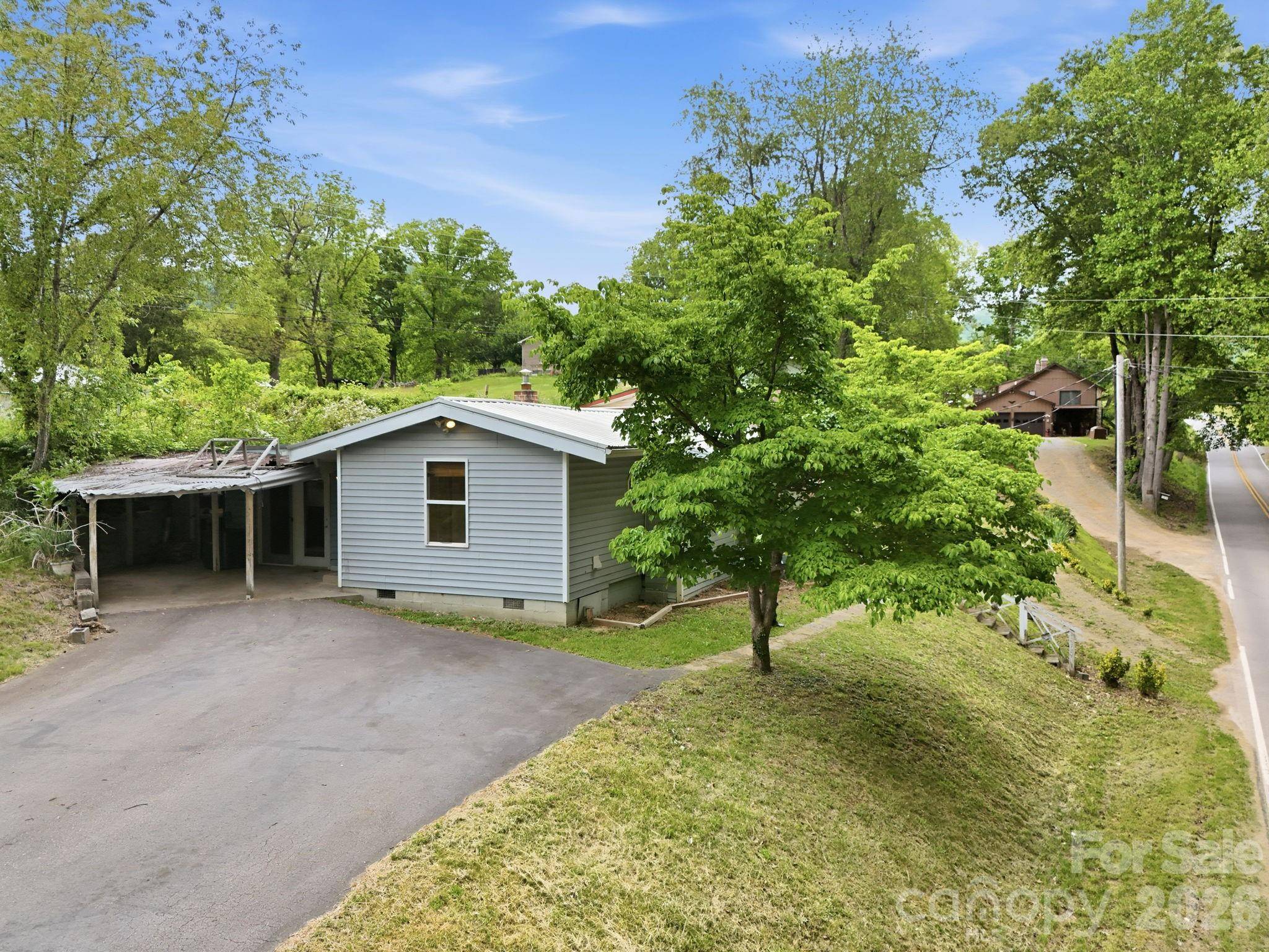 3383 Thickety RD, Clyde, NC 28721