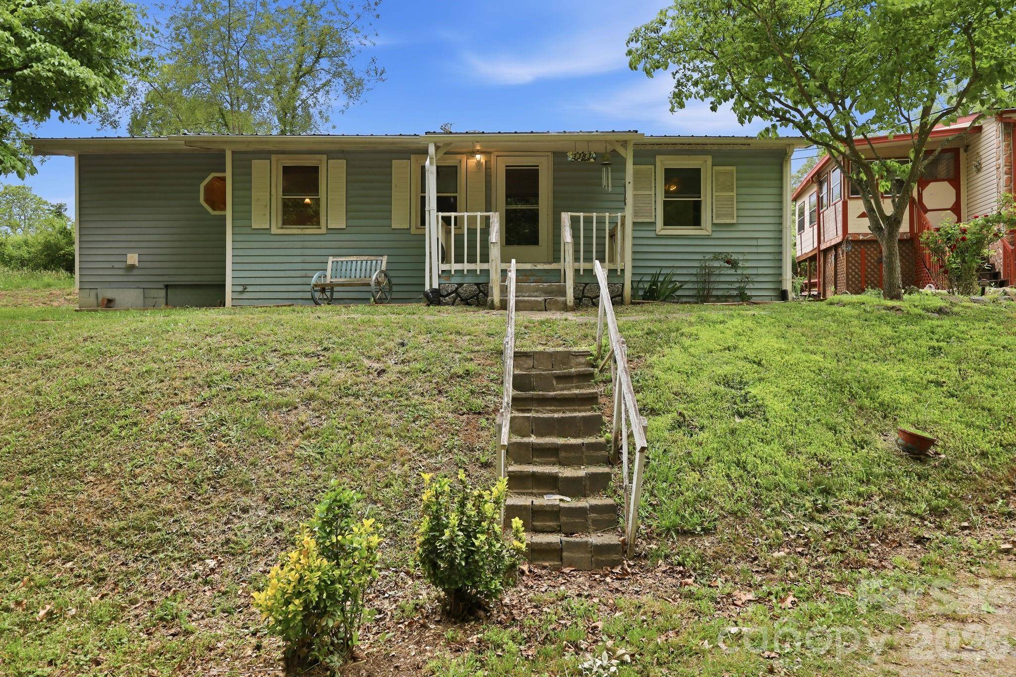 3383 Thickety RD, Clyde, NC 28721