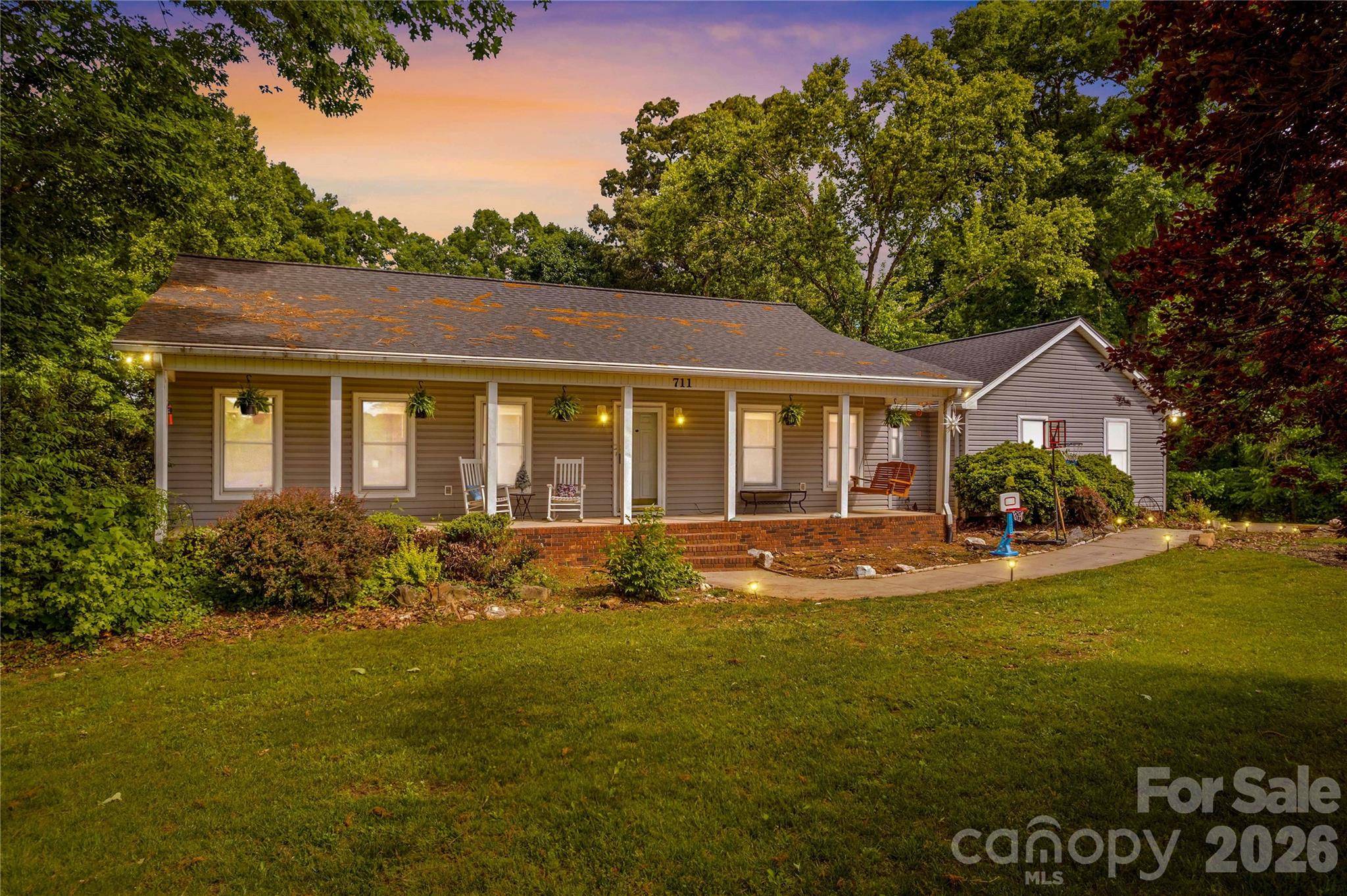 711 Spring Pointe DR, Stony Point, NC 28678