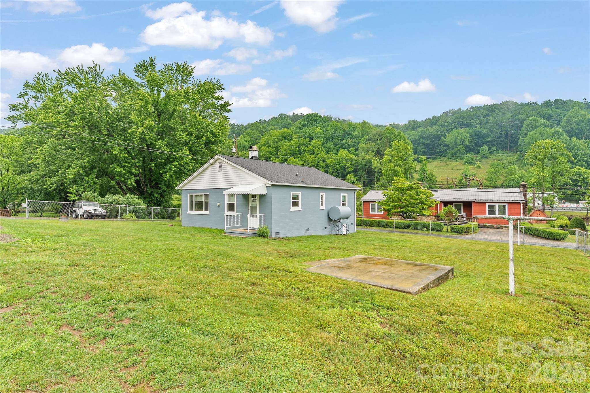 34 Stephens RD, Waynesville, NC 28786