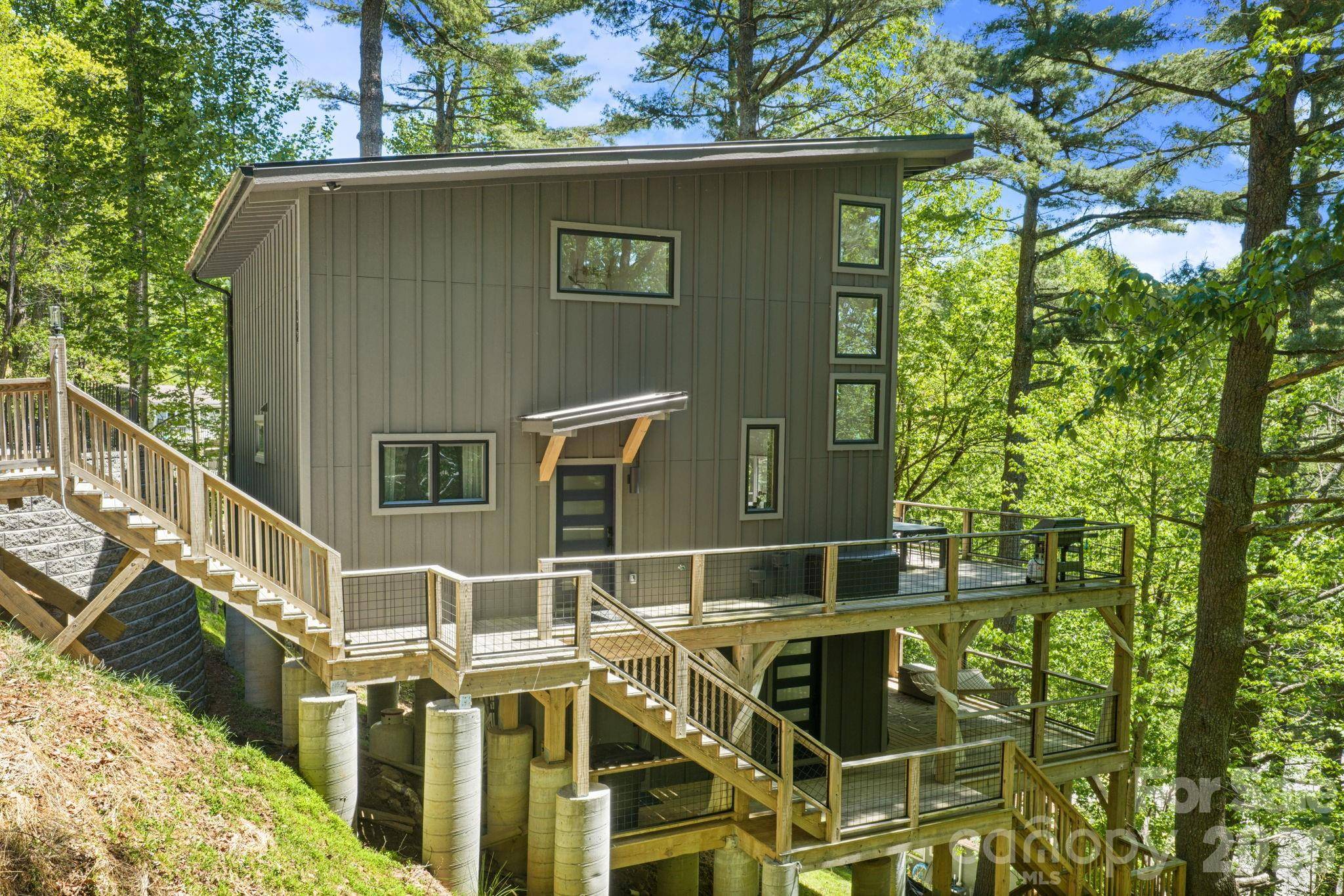 1385 Niley Cook RD, Blowing Rock, NC 28605