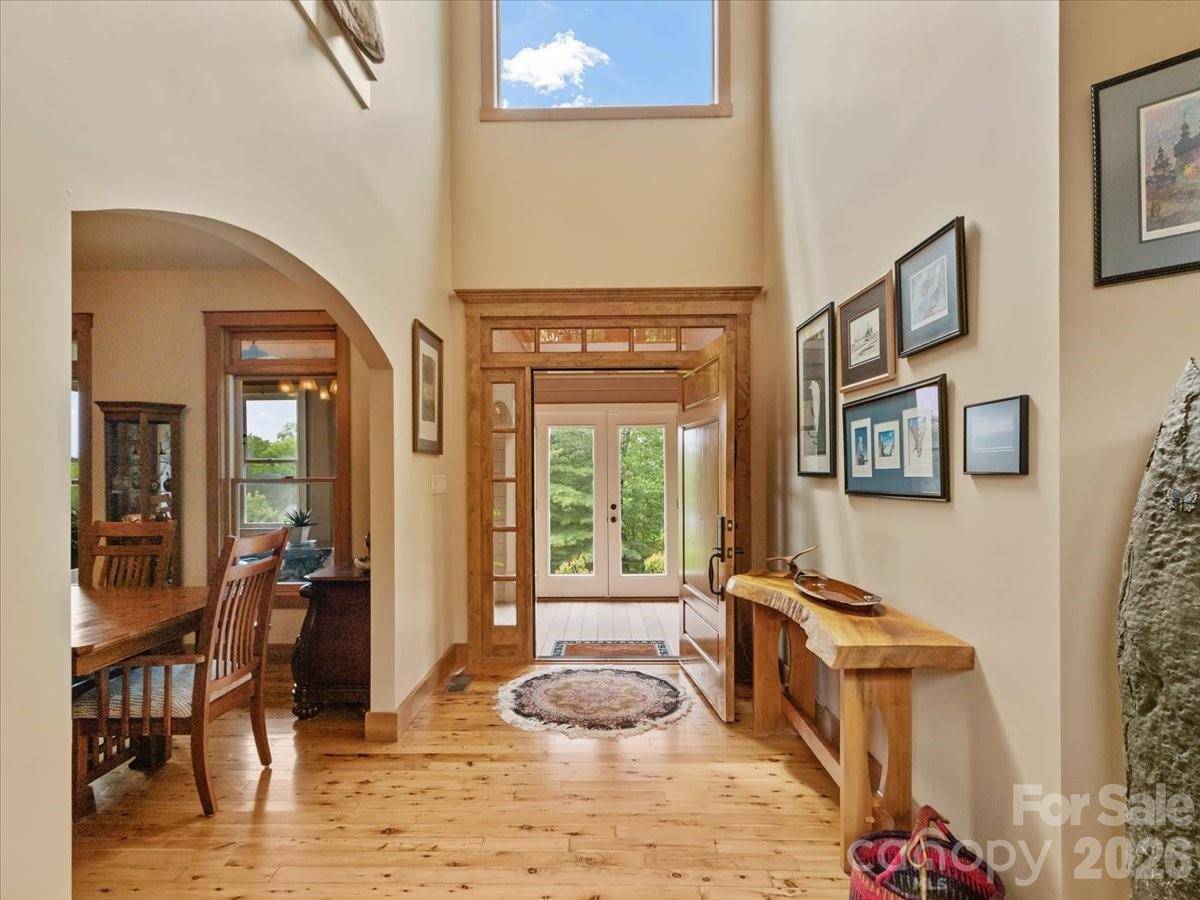 750 Barebridge DR, Burnsville, NC 28714
