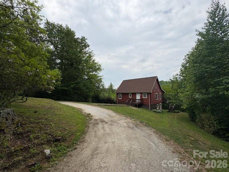 9064 Wildflower LN, Newland, NC 28657
