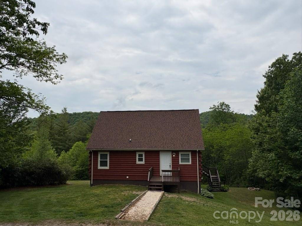 9064 Wildflower LN, Newland, NC 28657