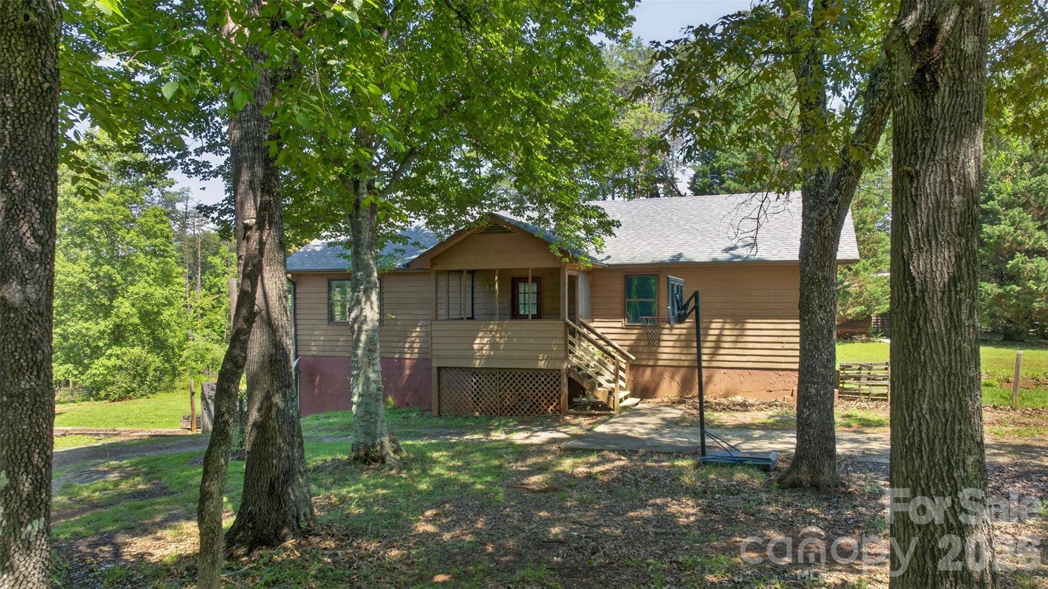 66 Misery Ridge TRL, Mill Spring, NC 28756