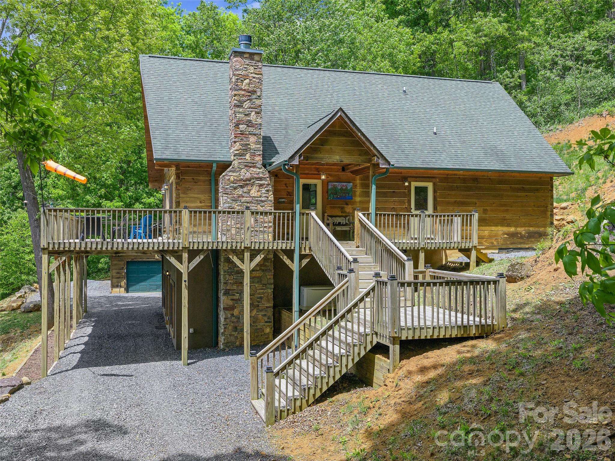 483 Birdie LN, Bakersville, NC 28705