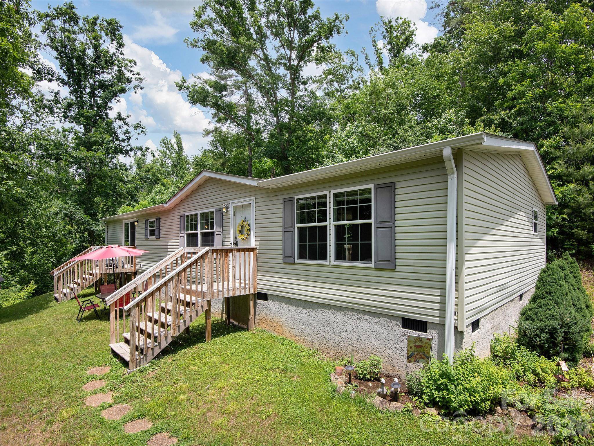 166 Indian Springs RD, Clyde, NC 28721